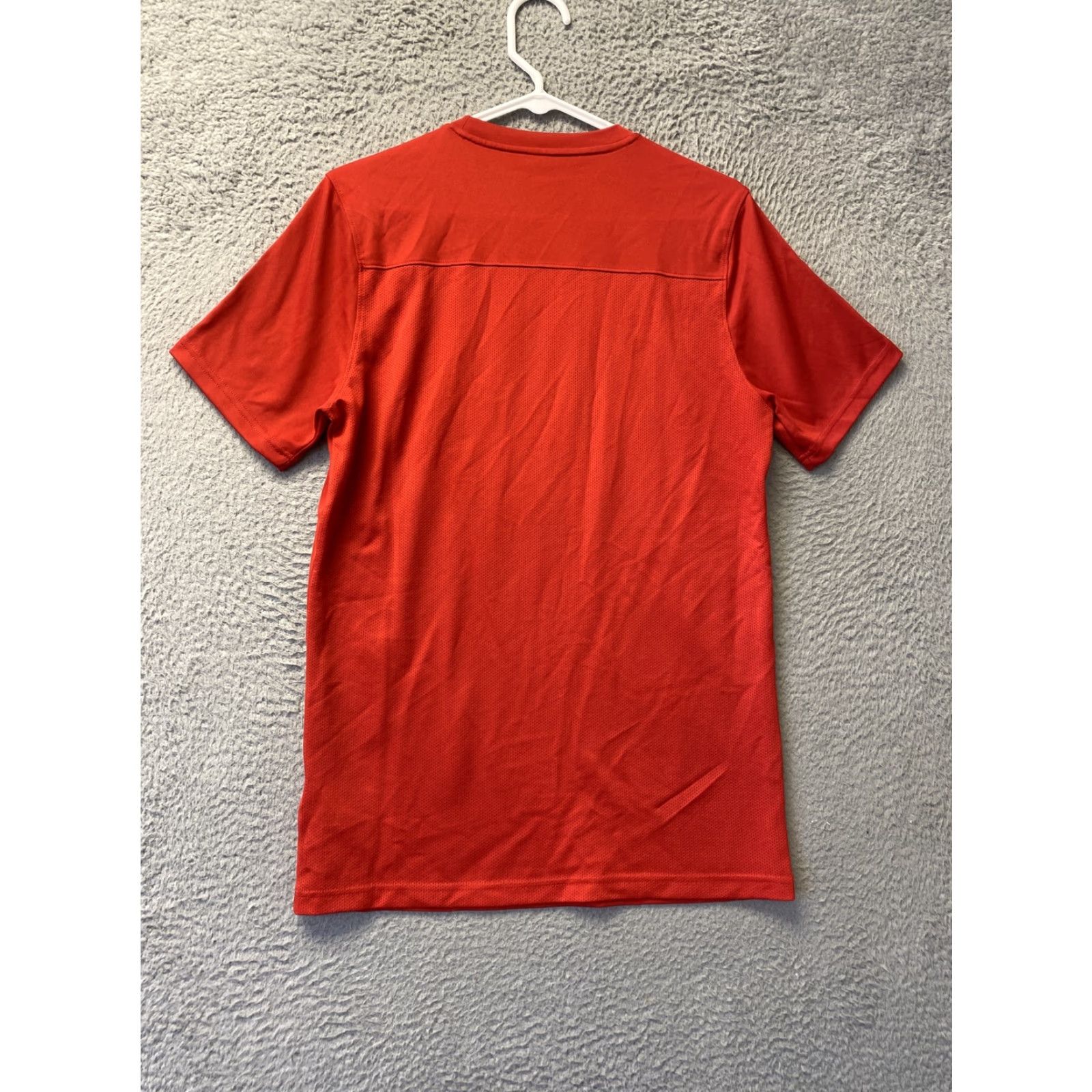 Nike Nike Shirt Mens Medium Red Swoosh Lotus Colorado Drifit T-Shirt 62-57 Short Sleeve Crew Neck Cotton Logo Graphic 90s? No (adjust as needed) Mens Size US M / EU 48-50 / 2 - 7 Thumbnail