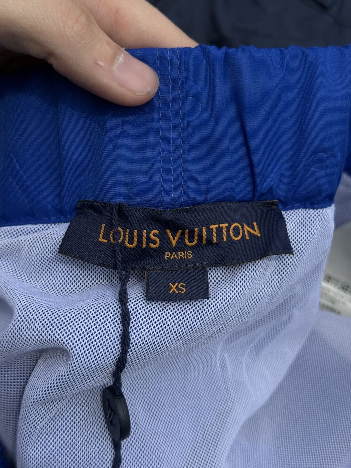 Louis Vuitton Louis Vuitton Blue Summer Swim Trunks Size XS (NEW) Size US 29 - 15 Thumbnail