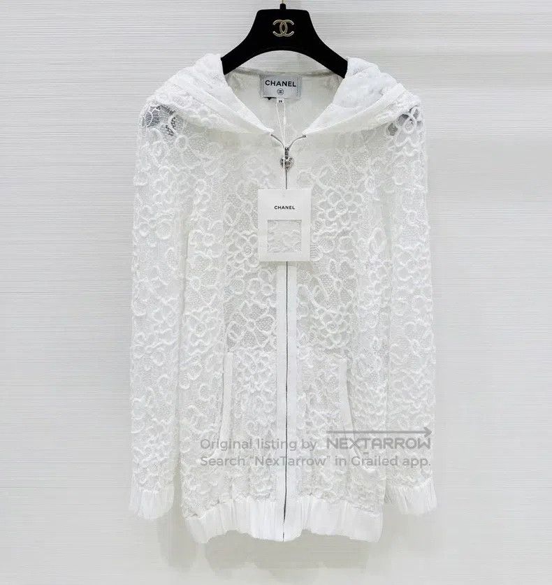 Chanel Chanel 25B white lace hooded jacket Size XS / US 0-2 / IT 36-38 - 1 Thumbnail