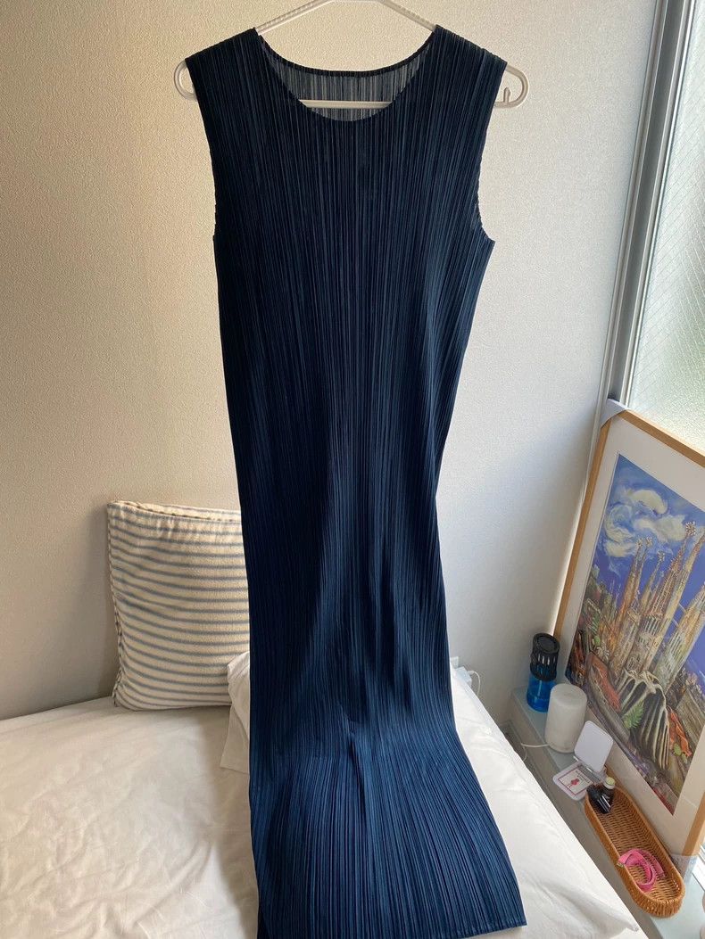 Issey Miyake size:one size Dark blue pleated dress
