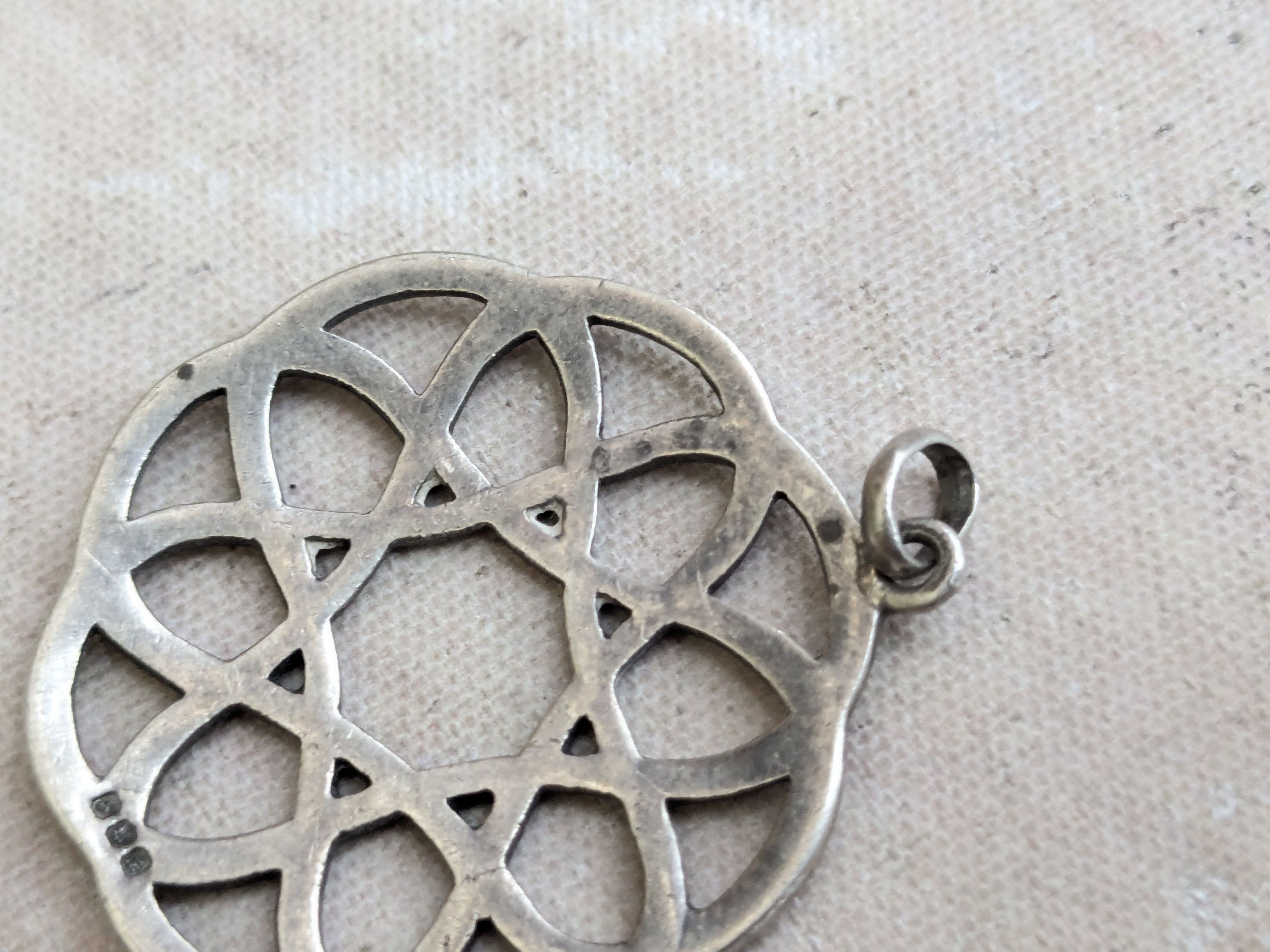 Sterling Silver Vintage Sterling Pendant Celtic Knot Flower Size ONE SIZE - 11 Thumbnail