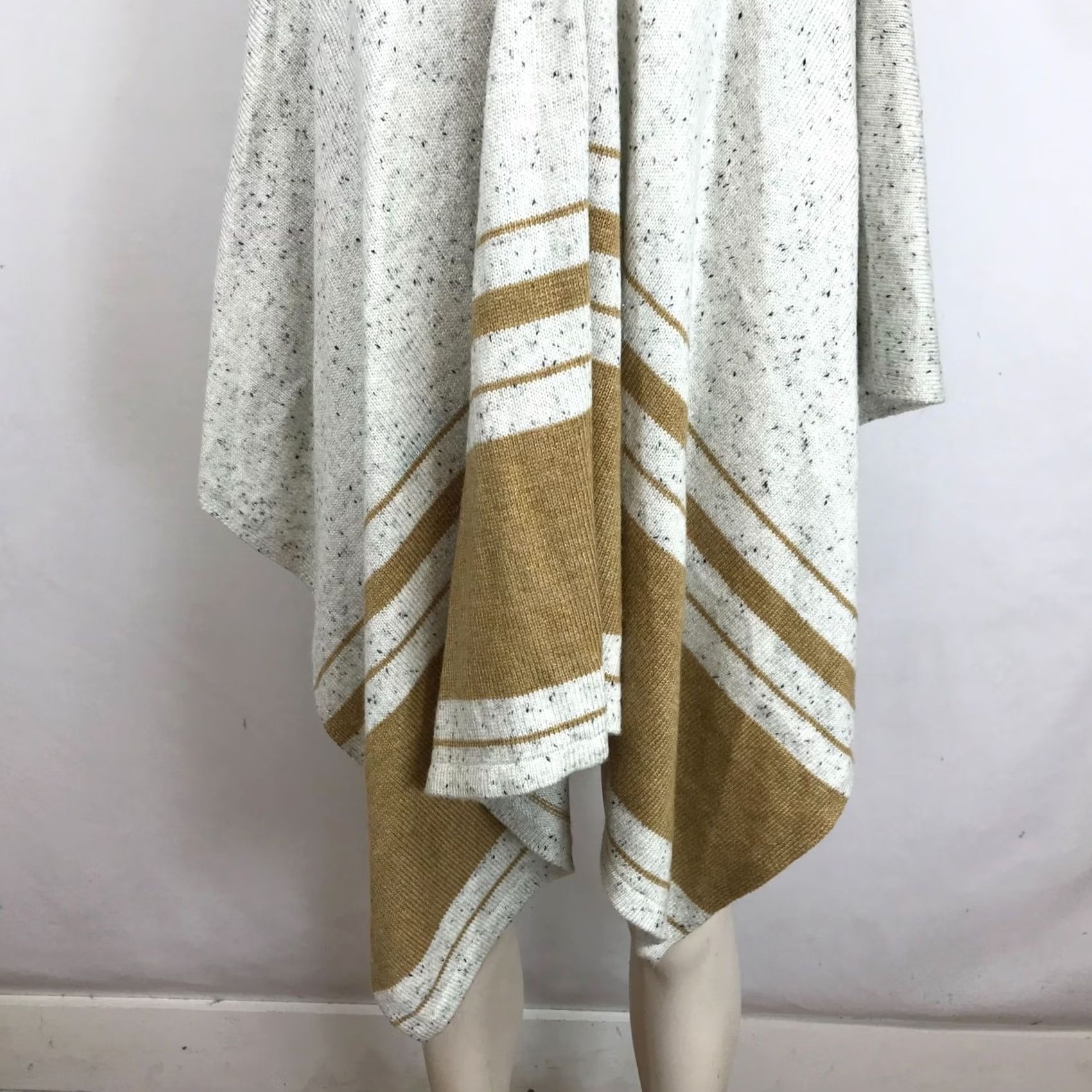 Soft Surroundings SOFT SURROUNDINGS WOMEN'S ONE SIZE TAN OPEN FRONT PONCHO SHAWL WRAP CARDIGAN Size ONE SIZE - 3 Thumbnail