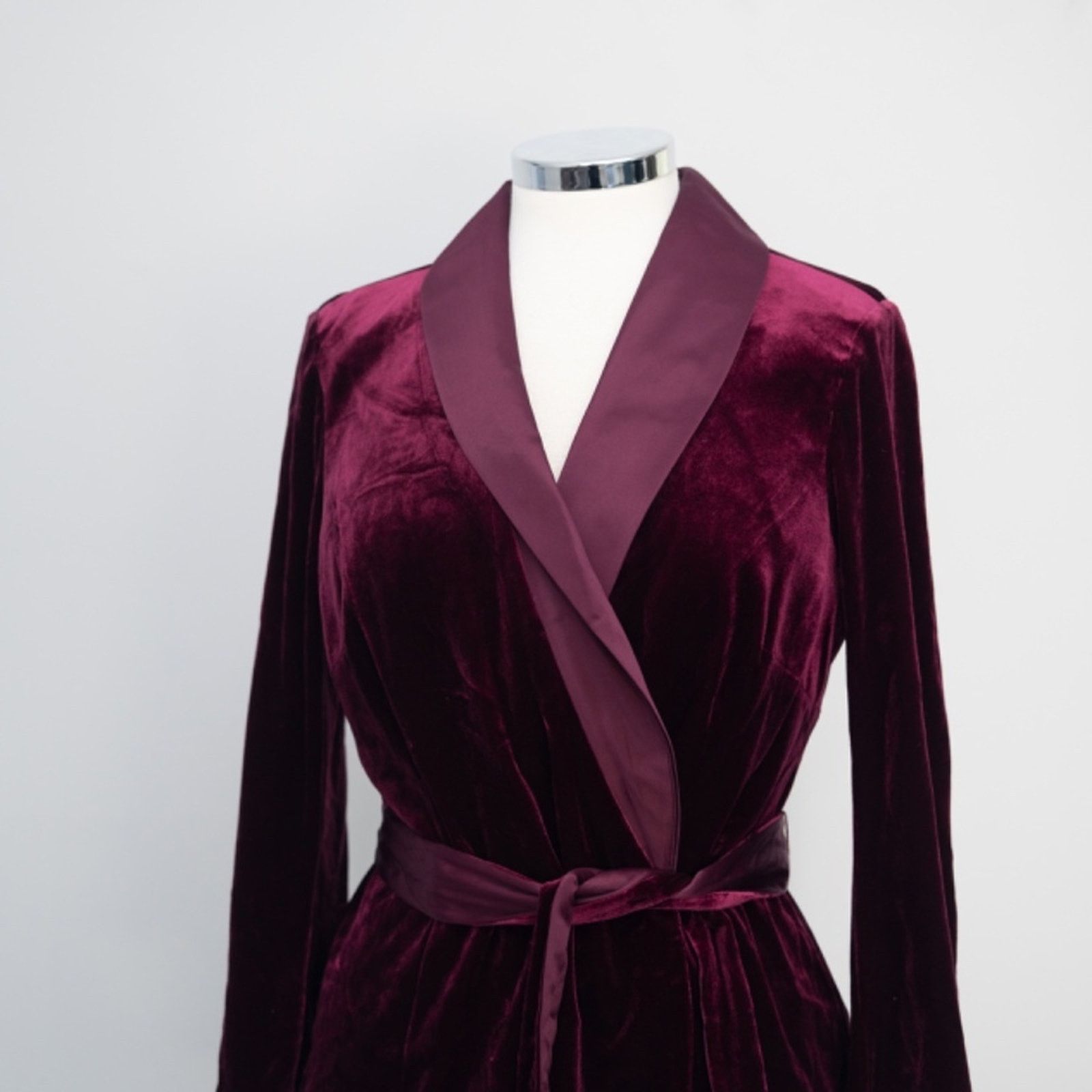 Adrianna Papell Adrianna Pappel. Velvet Satin Lapel Tuxedo Jacket. Size L / US 10 / IT 46 - 9 Thumbnail
