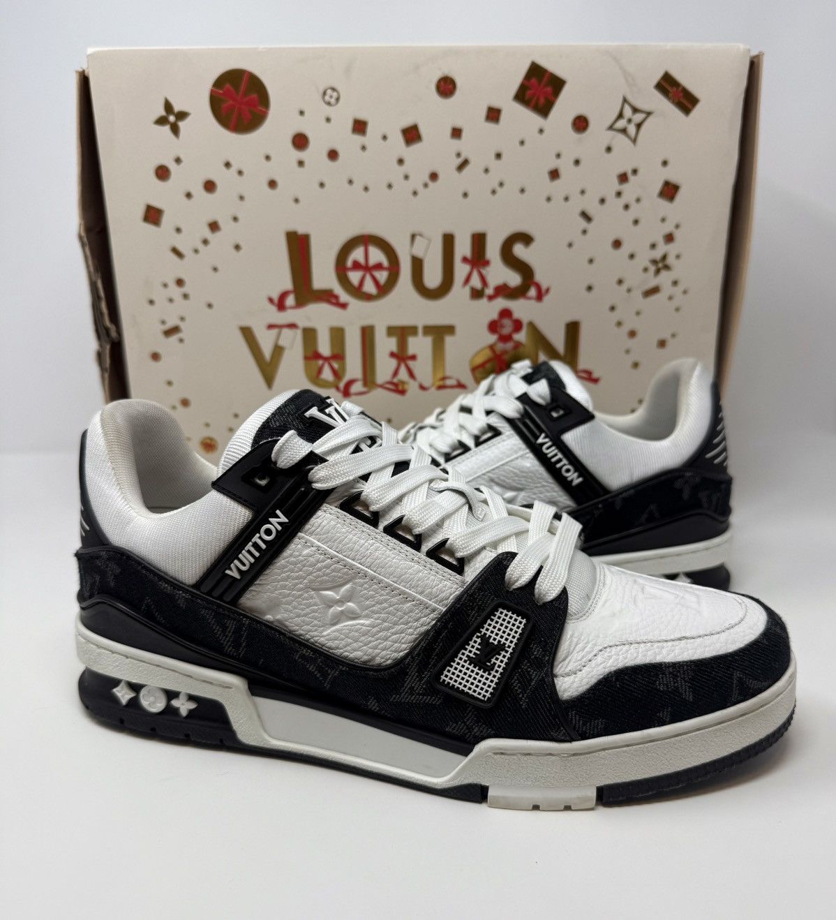 Louis Vuitton Louis Vuitton Trainer Sneaker Black/White Size US 9 / EU 42 - 1 Thumbnail