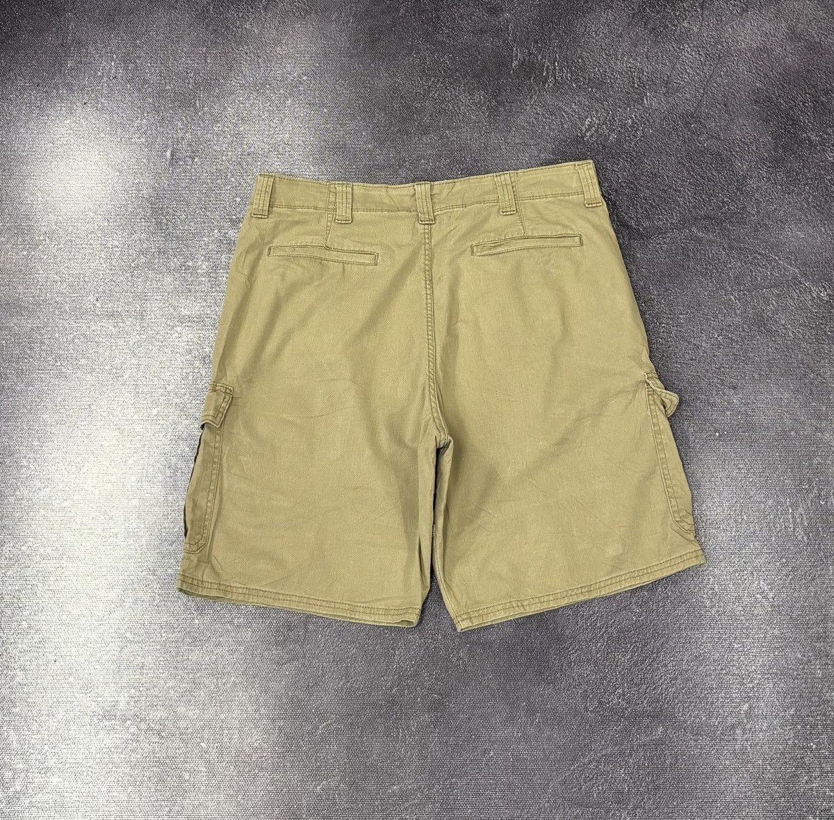 Vintage Vintage Wrangler Y2K Relaxed Fit Military Hype Cargo Shorts Size US 36 / EU 52 - 2 Thumbnail