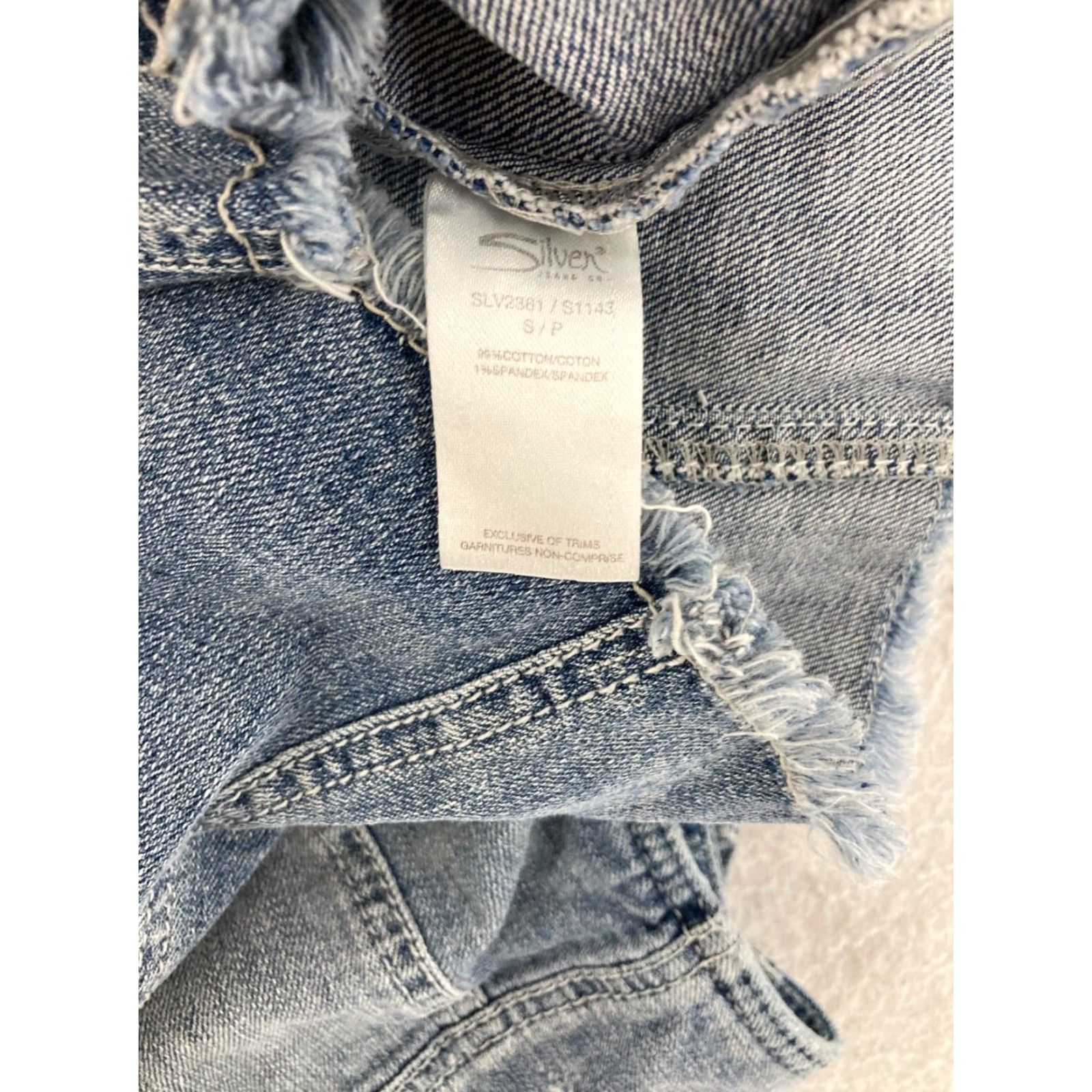 Silver Jeans Co. Silver Jeans Denim Vest Womens Small Blue Distressed Button Up Pockets Raw Hem Size 28" / US 6 / IT 42 - 6 Thumbnail