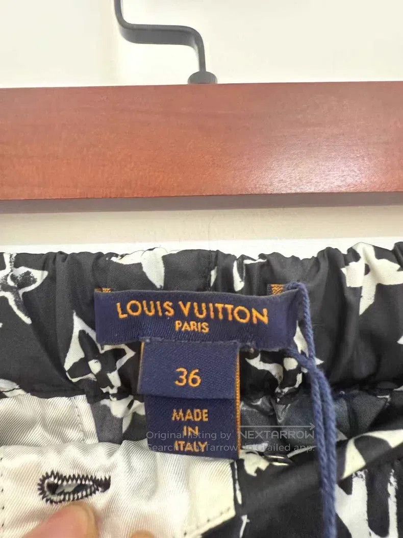 Louis Vuitton Louis Vuitton Black Gradient Full Print Jogging Pants Size US 36 / EU 52 - 4 Thumbnail