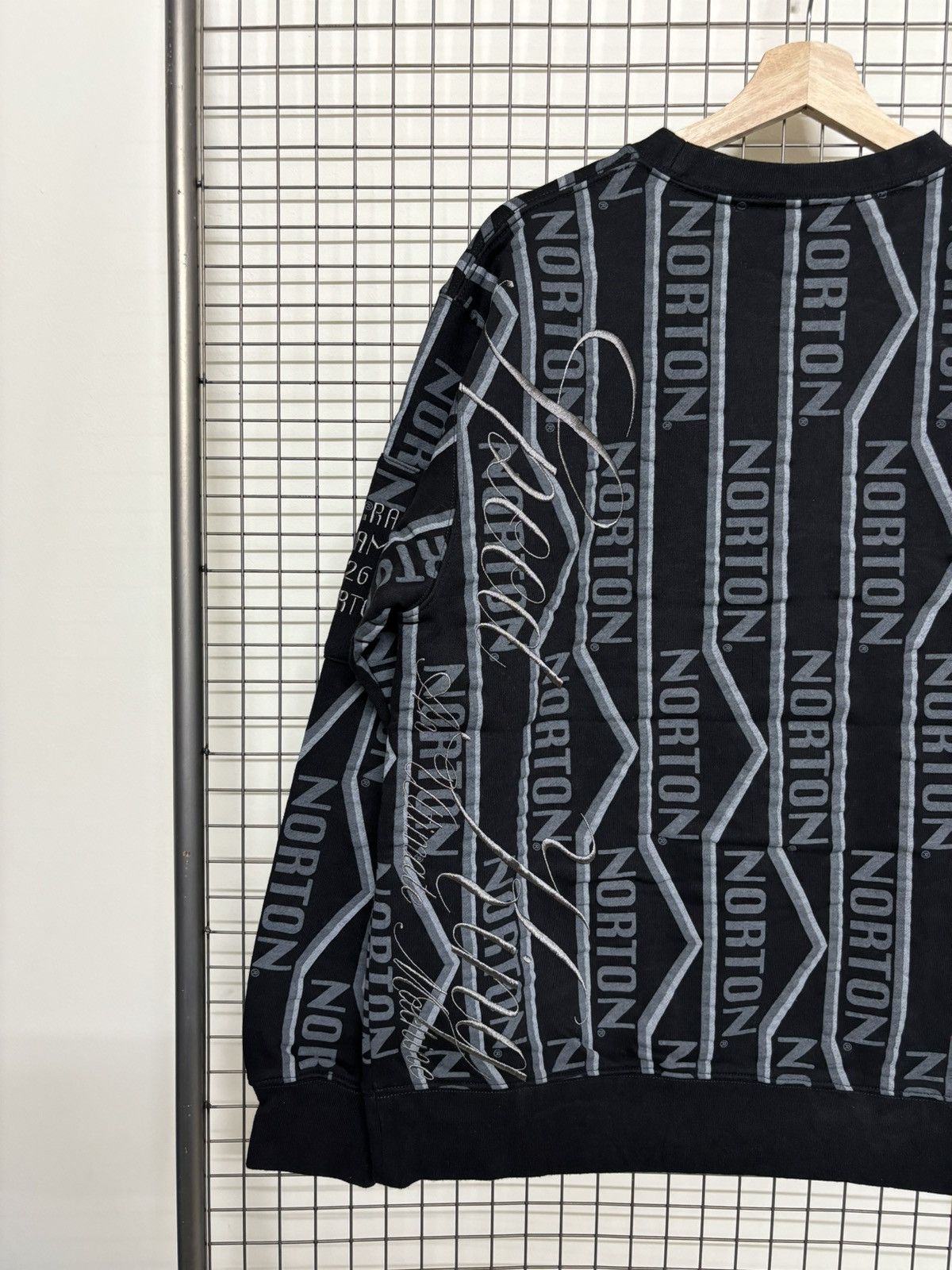 Norton 🚨FINAL DROP🚨OVP Norton England Motorcycle Sweatshirt Size US XL / EU 56 / 4 - 7 Thumbnail