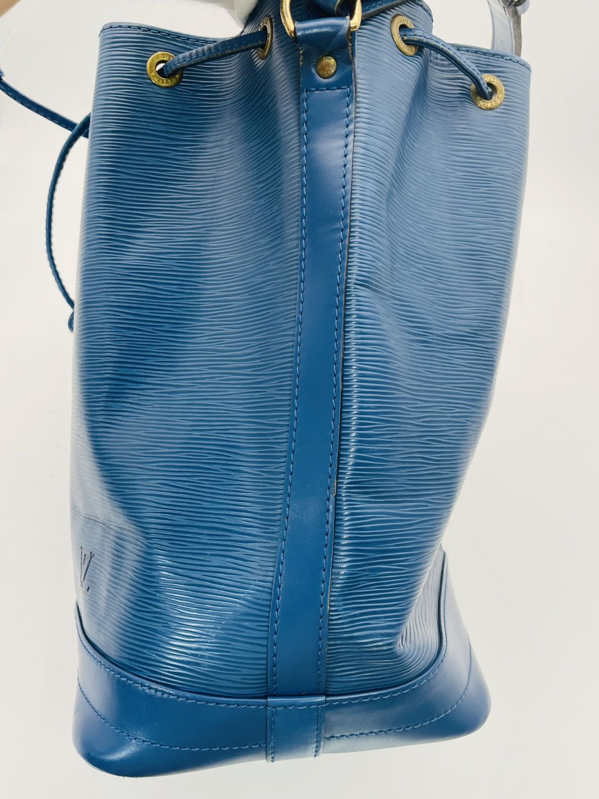 Louis Vuitton Louis Vuitton epi noe Shoulder bag blue Leather Size ONE SIZE - 6 Thumbnail
