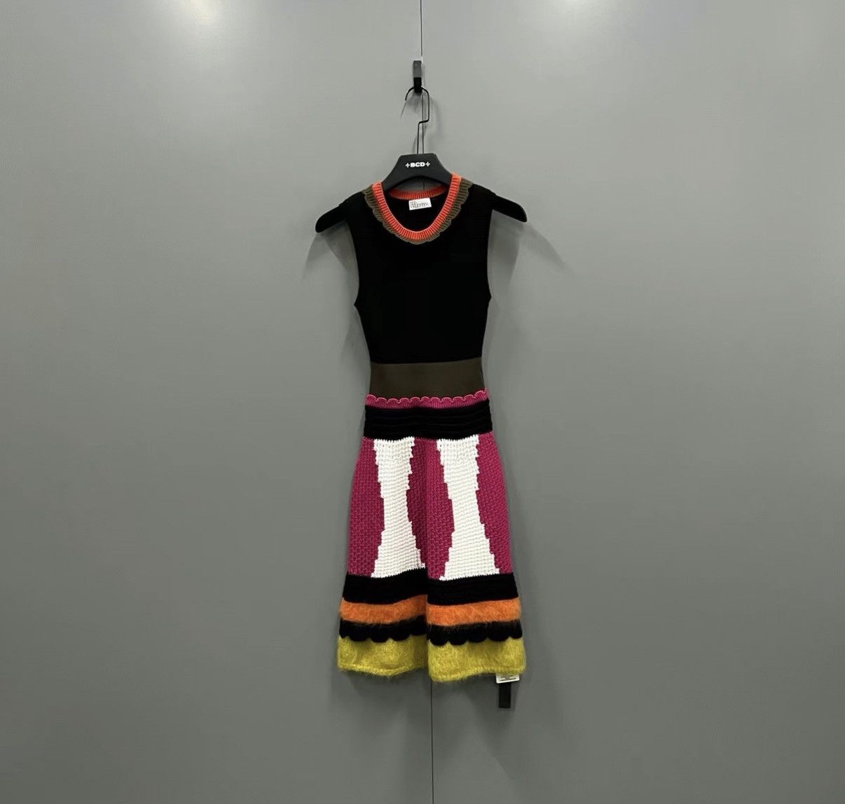 Valentino Valentino color-block sleeveless knit dress J41 Size XS / US 0-2 / IT 36-38 - 1 Thumbnail