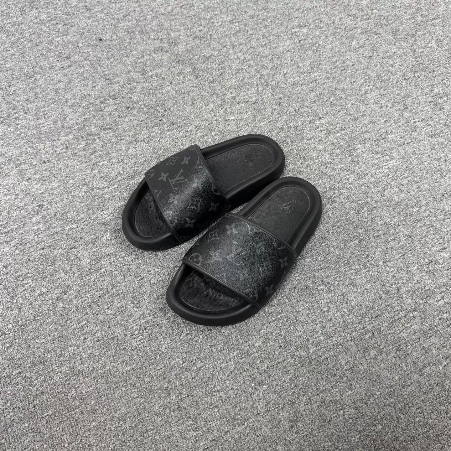 Louis Vuitton Louis Vuitton Black & Gray Monogram Slides 39 99 New Size US 6 / EU 39 - 1 Thumbnail