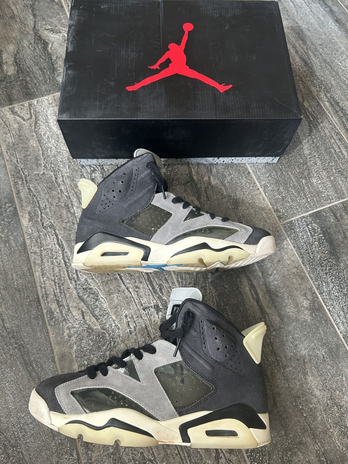 Jordan Brand Jordan 6 Tech Chrome 2020 Size 9.5 Size US 9.5 / EU 42-43 - 2 Thumbnail