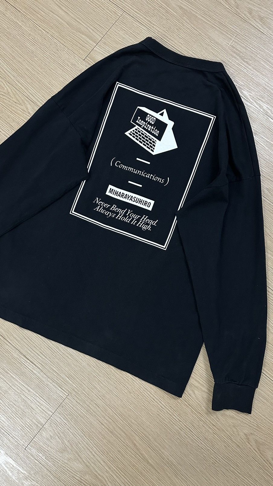 GU × Maison MIHARA YASUHIRO MIHARAYASUHIRO X GU Communications Good Inspiration L/S Tee Size US S / EU 44-46 / 1 - 9 Thumbnail