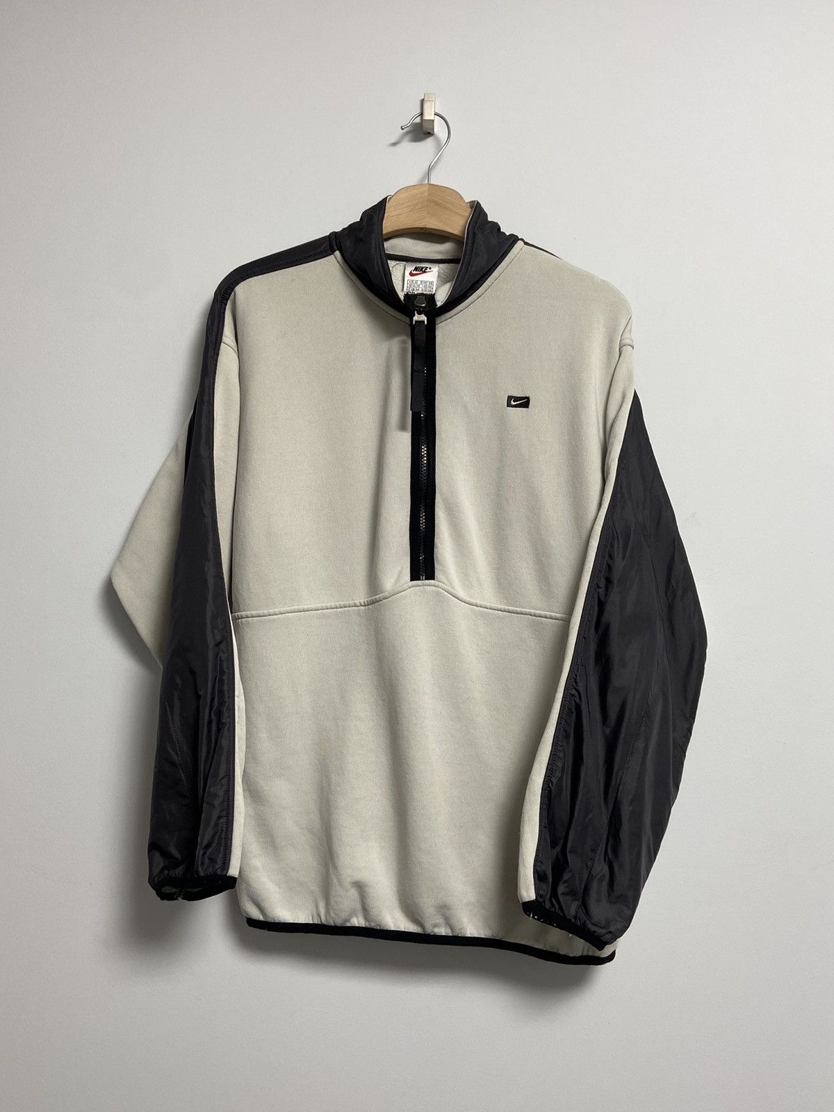 Vintage Nike Vintage Zip Sweatshirt nylon y2k style hype Size US XS / EU 42 / 0 - 1 Thumbnail