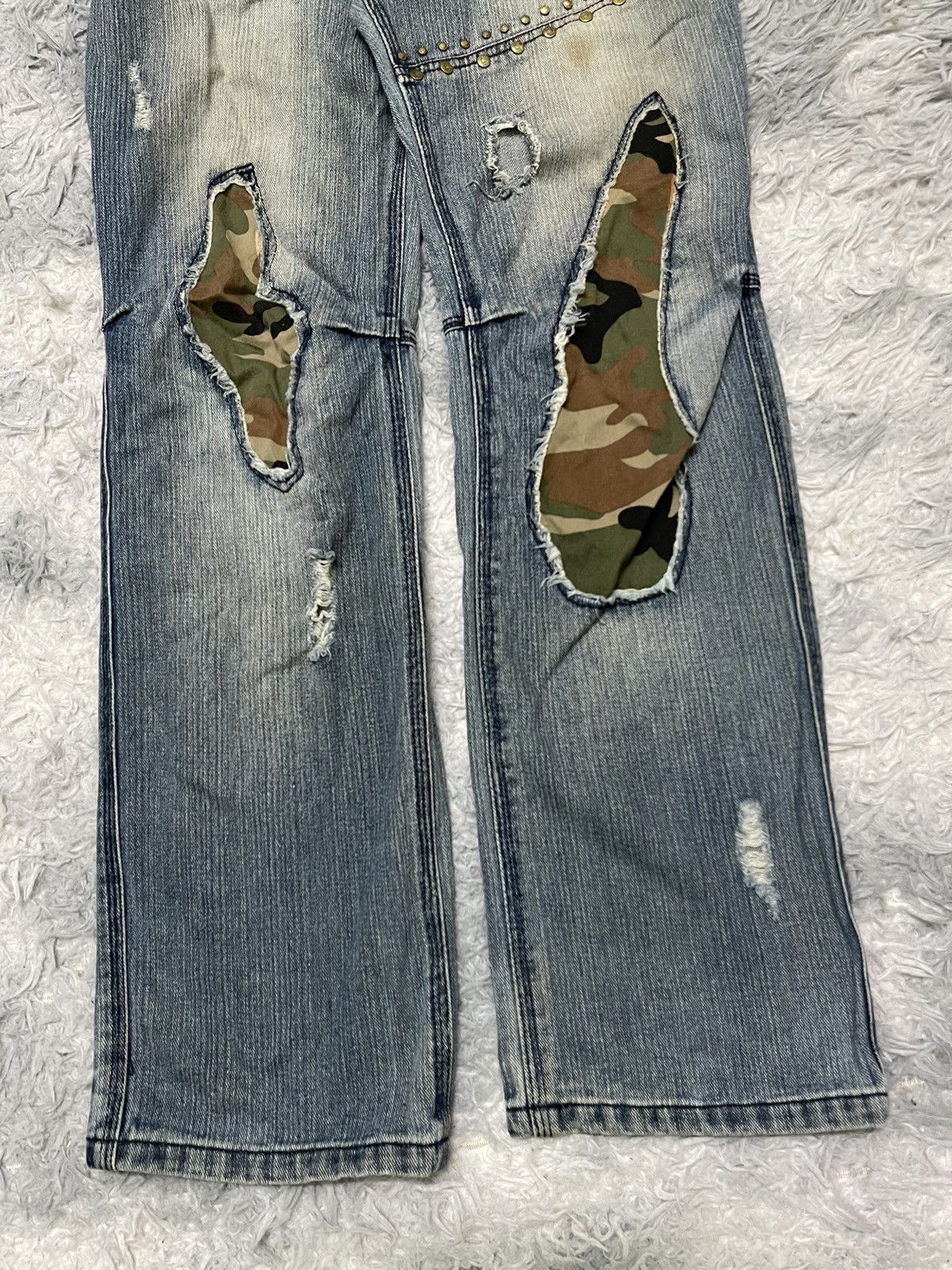 Japanese Brand 2000s PPFM INSPIRED STUDDED PANT CAMO DISTRESSED Size US 33 - 3 Thumbnail