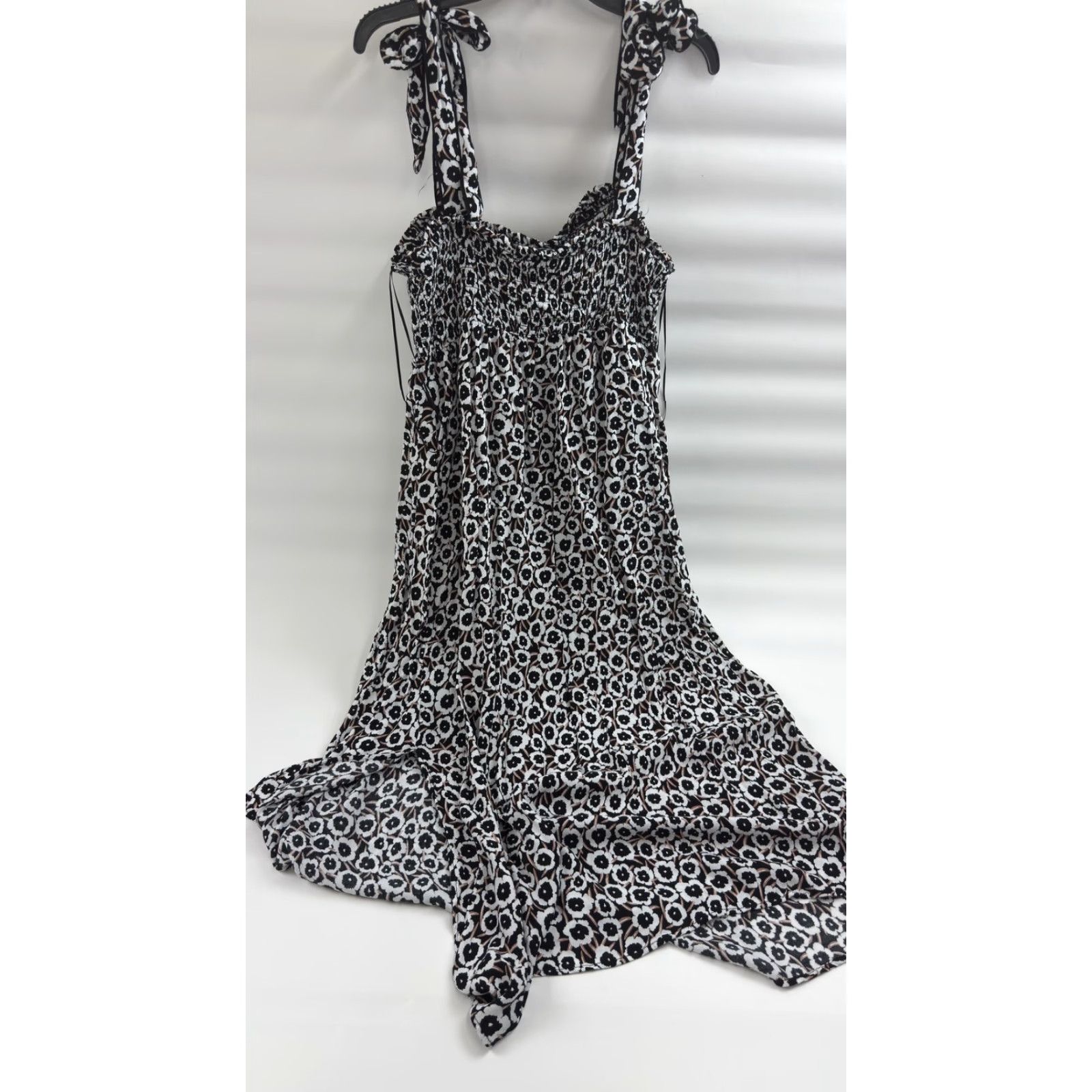 Diane von Furstenberg VINTAGE Diane von Furstenberg Dress Womens 2XL Sleeveless Floral Sundress Casual Summer Tie Strap Size XXL / US 16-18 / IT 52-54 - 4 Thumbnail