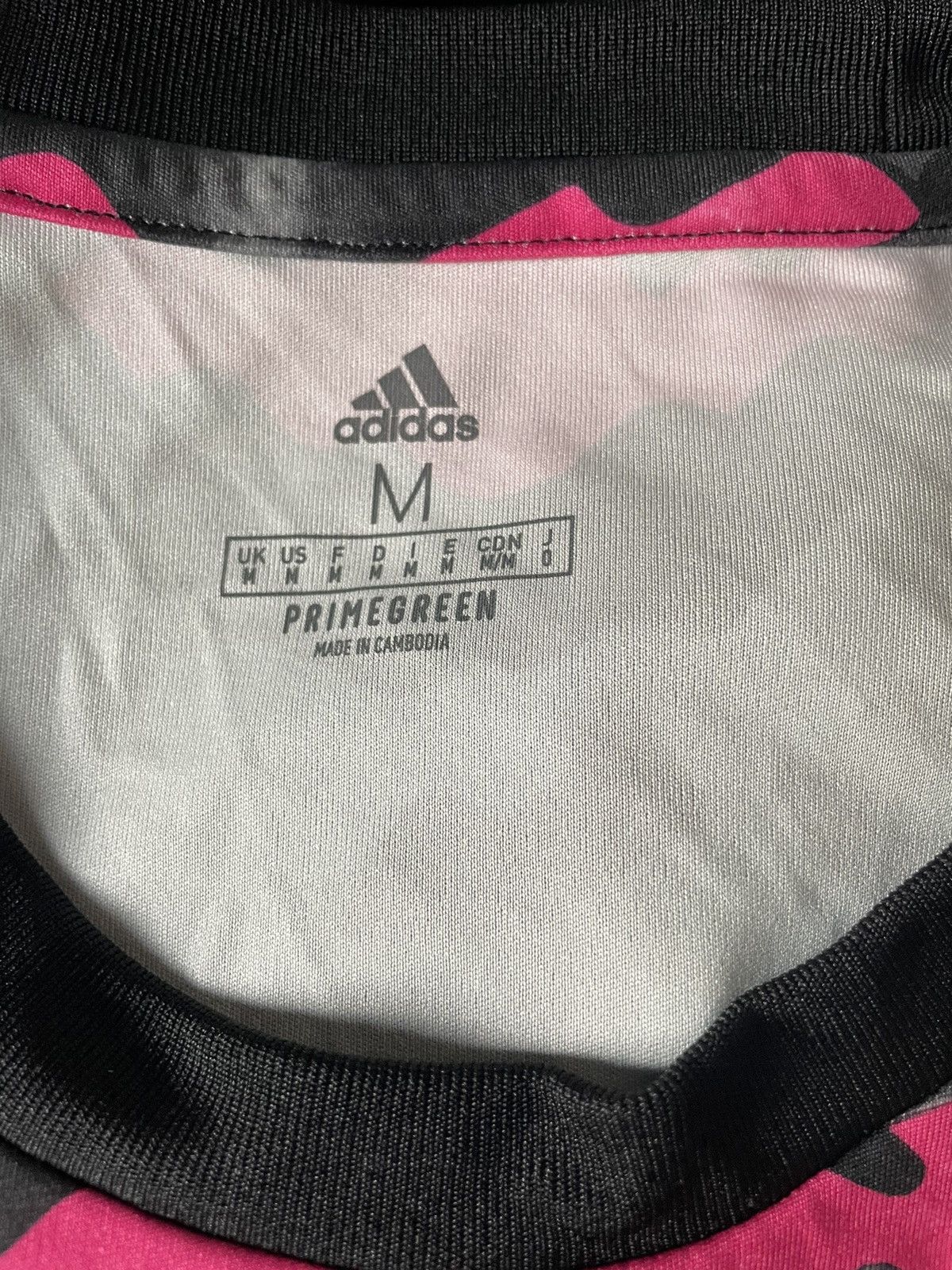Adidas Arsenal 21/22 training kit Size US M / EU 48-50 / 2 - 4 Thumbnail