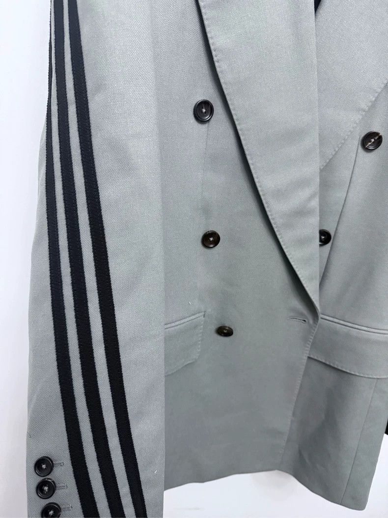 Gucci Gucci Co-branded solid color jacket buttoned V-neck jacket Size US S / EU 44-46 / 1 - 6 Thumbnail