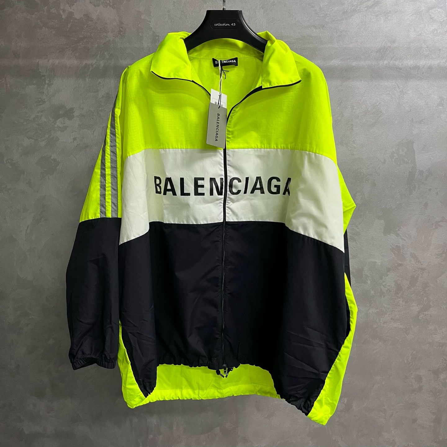 Balenciaga Balenciaga Yellow Logo Print Long Sleeve Jacket Size US S / EU 44-46 / 1 - 1 Thumbnail