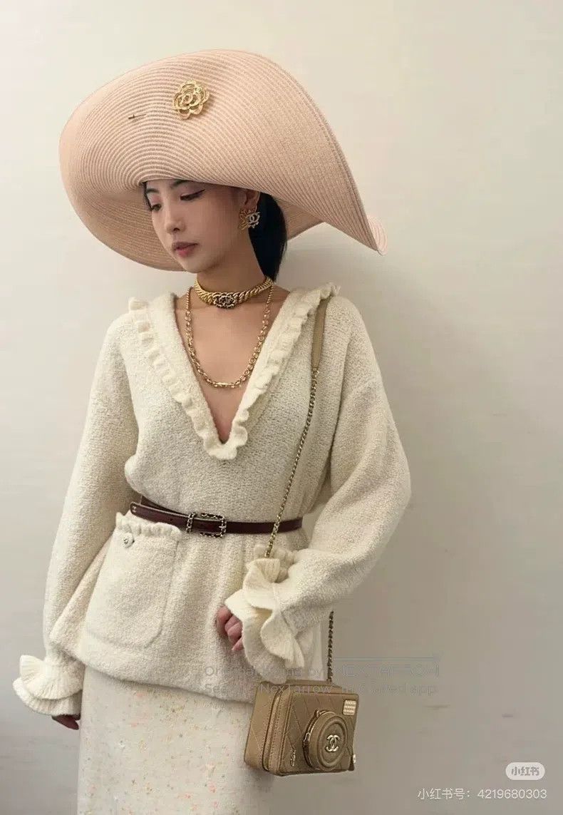 Chanel Chanel 24k wood-ear knitted sweater Size XS / US 0-2 / IT 36-38 - 2 Thumbnail