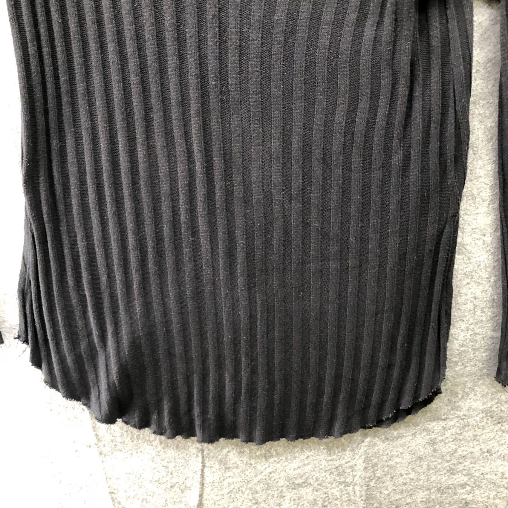 Free People Free People We The Free Long Sleeve T Shirt XS Black V-Neck Hacci Beach Babe Size XS / US 0-2 / IT 36-38 - 4 Thumbnail