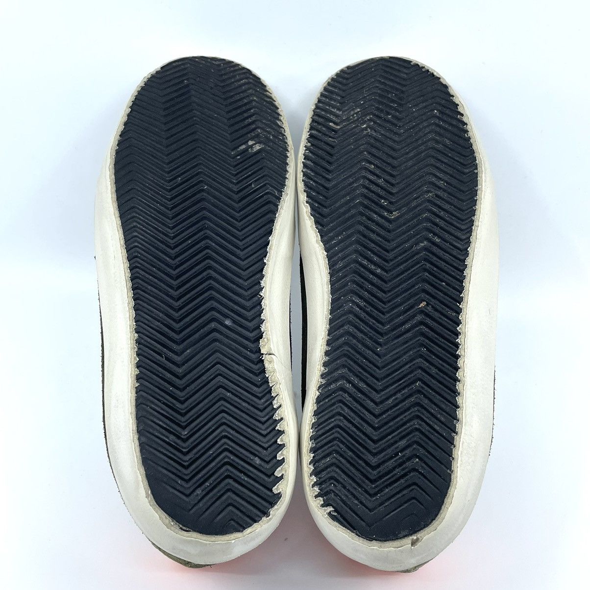 Designer Distressed Golden Goose Superstar Olive Suede Sneakers Size US 10 / EU 43 - 12 Thumbnail