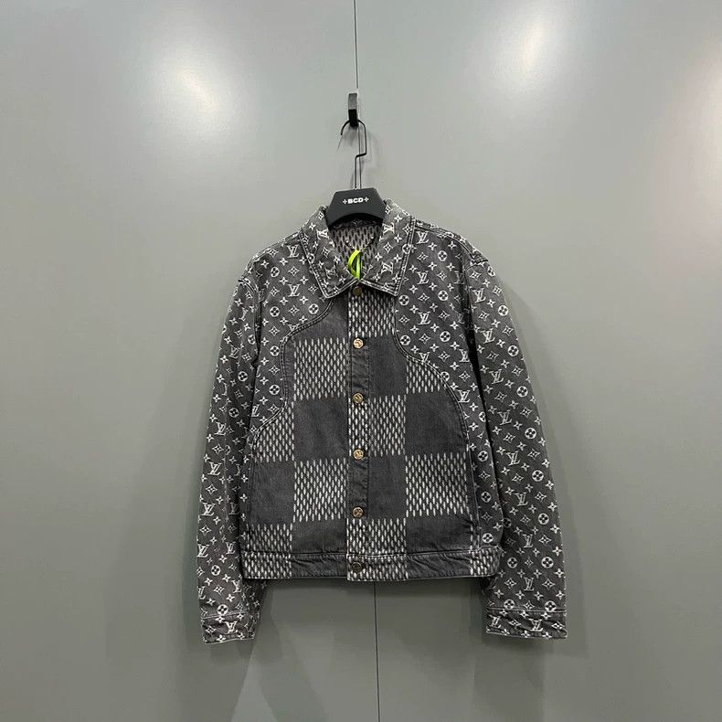 Louis Vuitton Louis Vuitton Old print patchwork denim jacket 2501-Nextarr Size US L / EU 52-54 / 3 - 1 Thumbnail