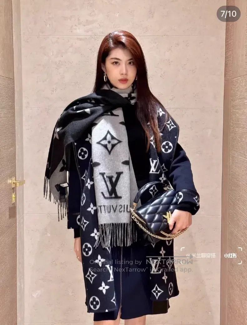 Louis Vuitton Louis Vuitton Dark blue old flower bathrobe coat Size 4XL / US 24-26 - 9 Thumbnail