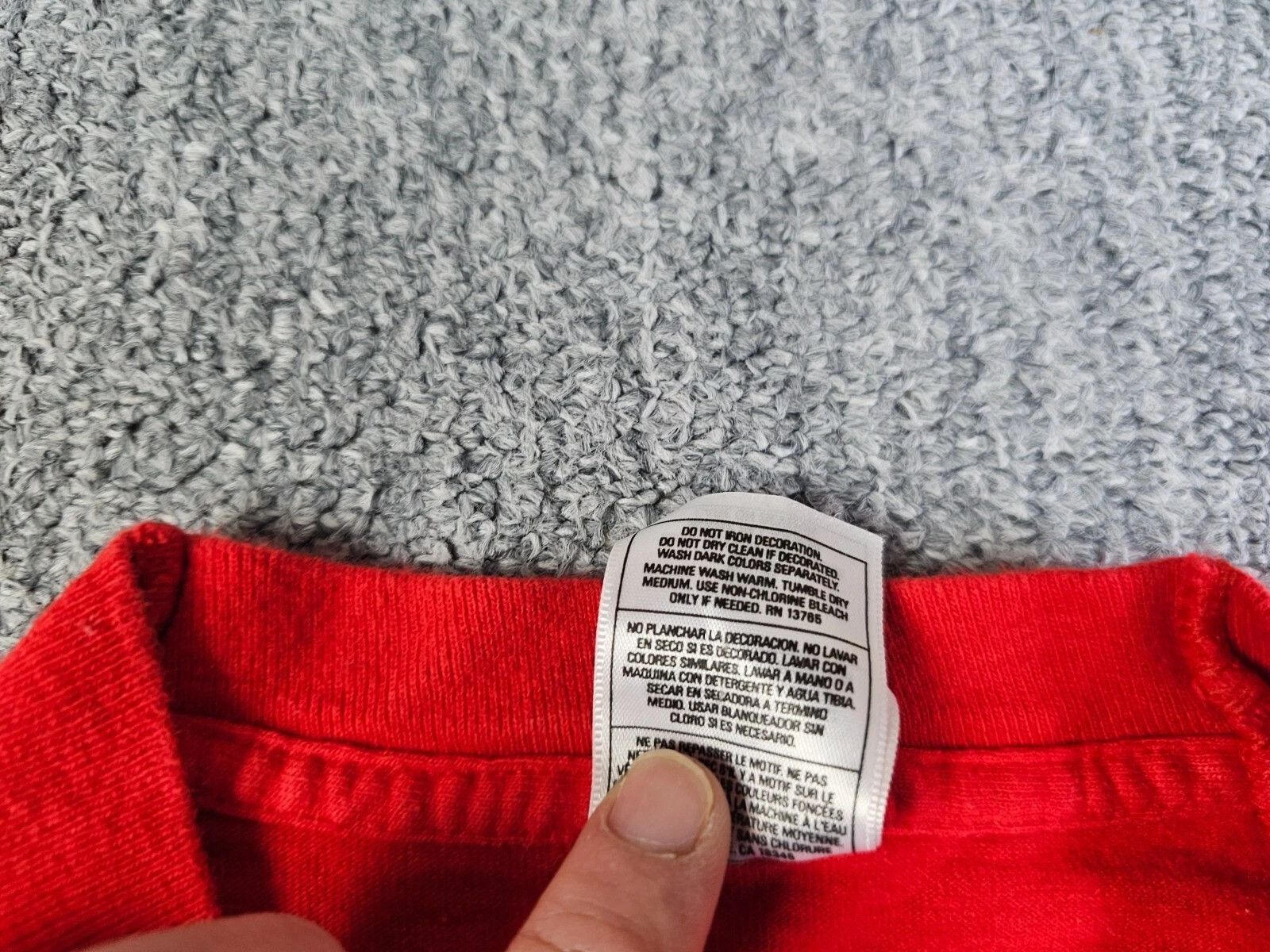 Fruit Of The Loom Vintage Canada Single Stitch Maple Leaf Tee Red Made Canada Size US M / EU 48-50 / 2 - 7 Thumbnail
