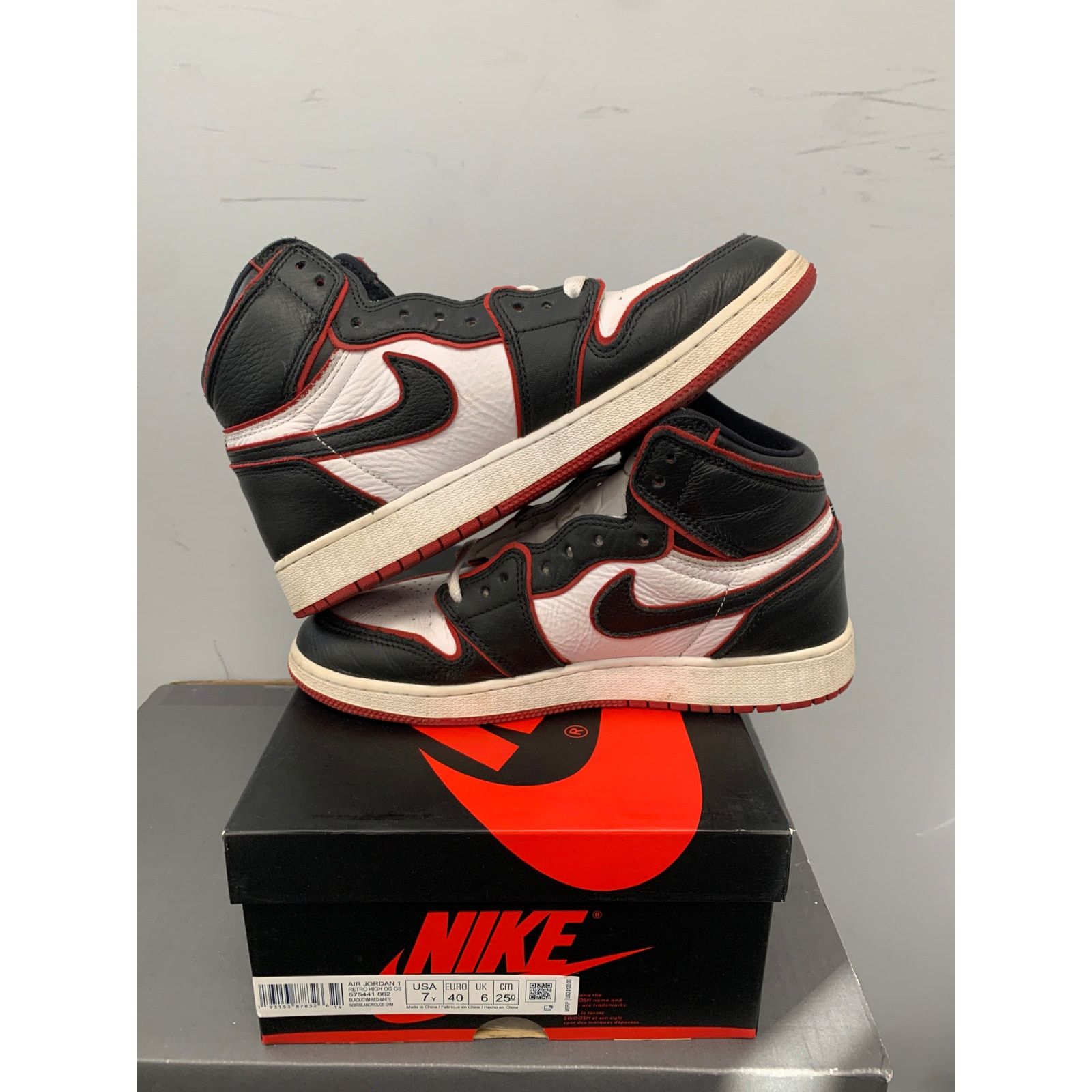 Nike Nike Air Jordan 1 Retro High Bloodline GS Size 7Y Used Size US 7 / IT 37 - 5 Thumbnail