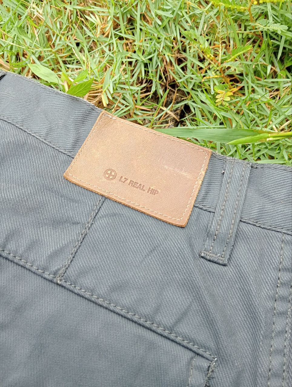 L7 Real Hip Vintage L7 Real Hip Wax Cargo Pants Size US 31 - 11 Thumbnail
