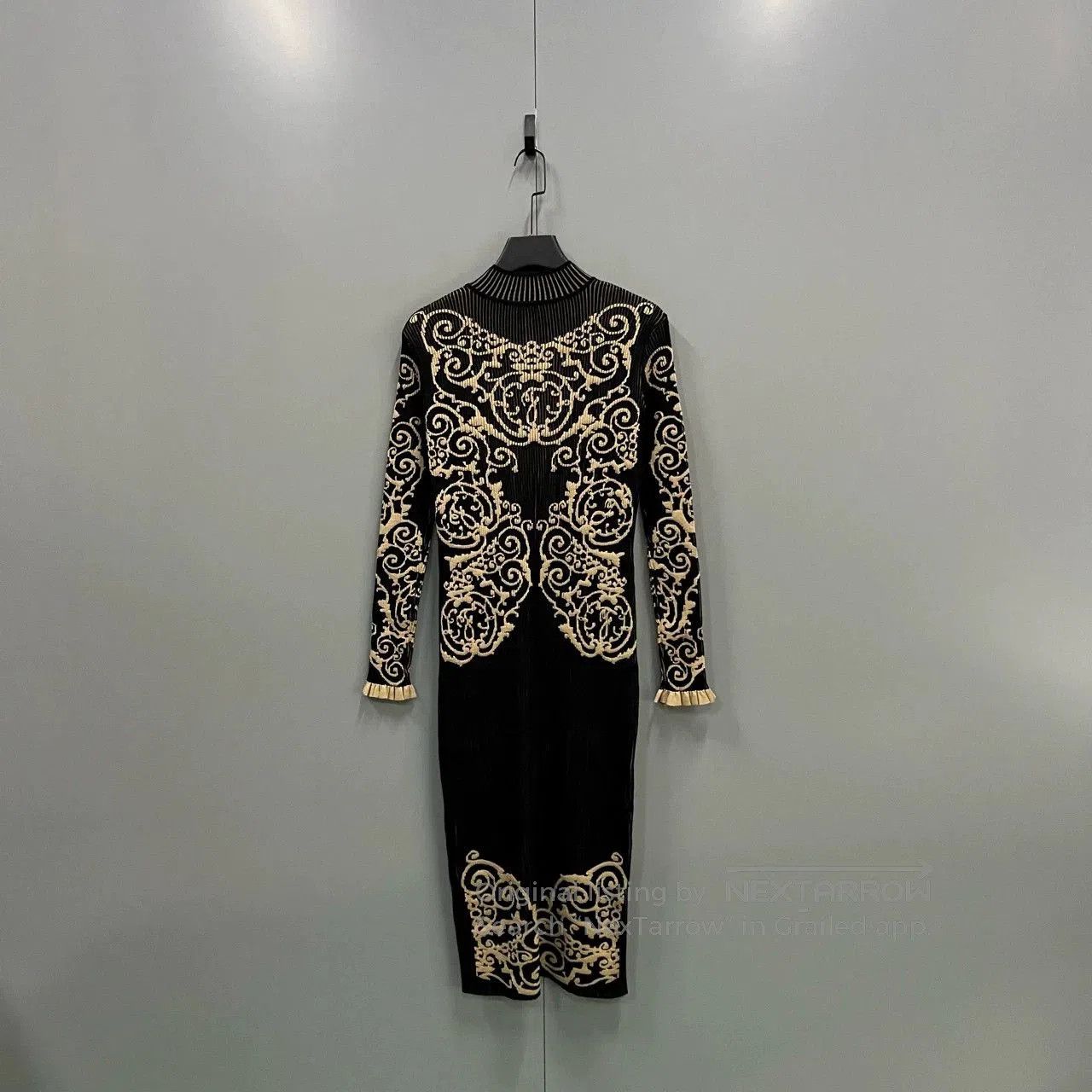 Fendi FENDI Black Gold Totem Knit Dress. Size US XL / EU 56 / 4 - 2 Thumbnail