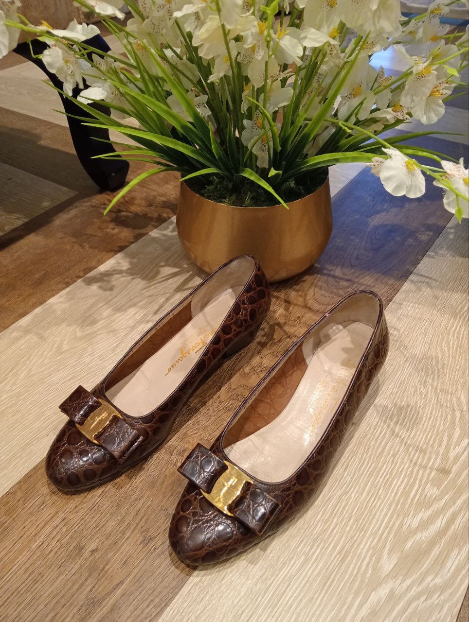 Salvatore Ferragamo Boutique Leather Shoes in Brown, Women's (Size 6)