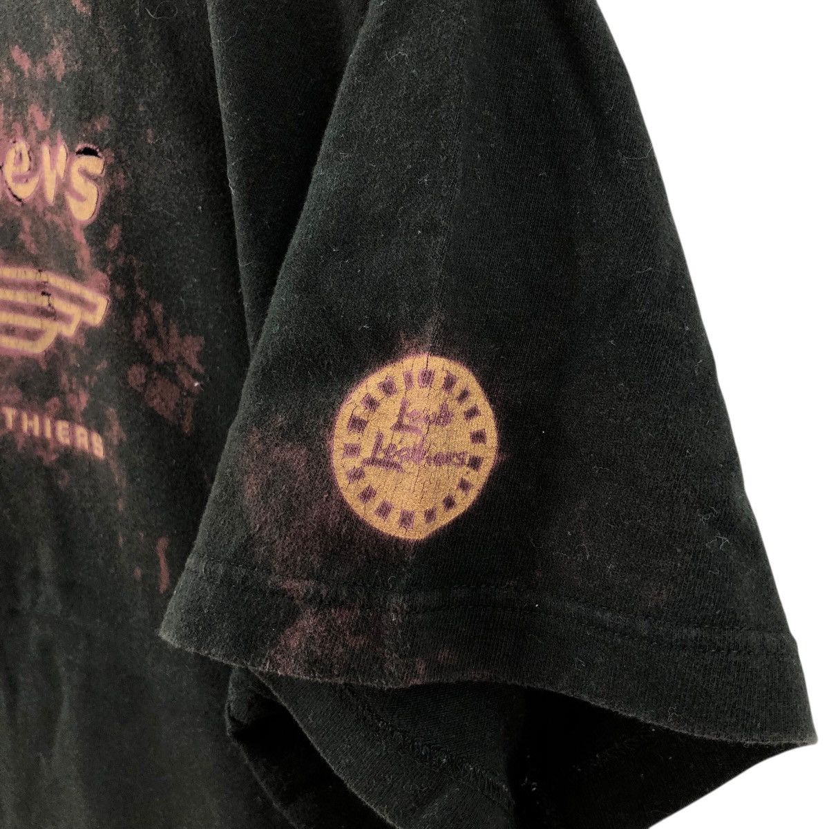 Vintage Vintage LEWIS LEATHERS T Shirt Motorcycle Clothing Japan Size US L / EU 52-54 / 3 - 4 Thumbnail
