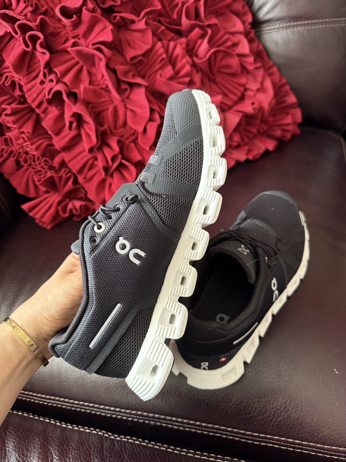 On On Running Black and White Athletic Shoes WOMEN'S size 7.5 Size US 7.5 / IT 37.5 - 7 Thumbnail