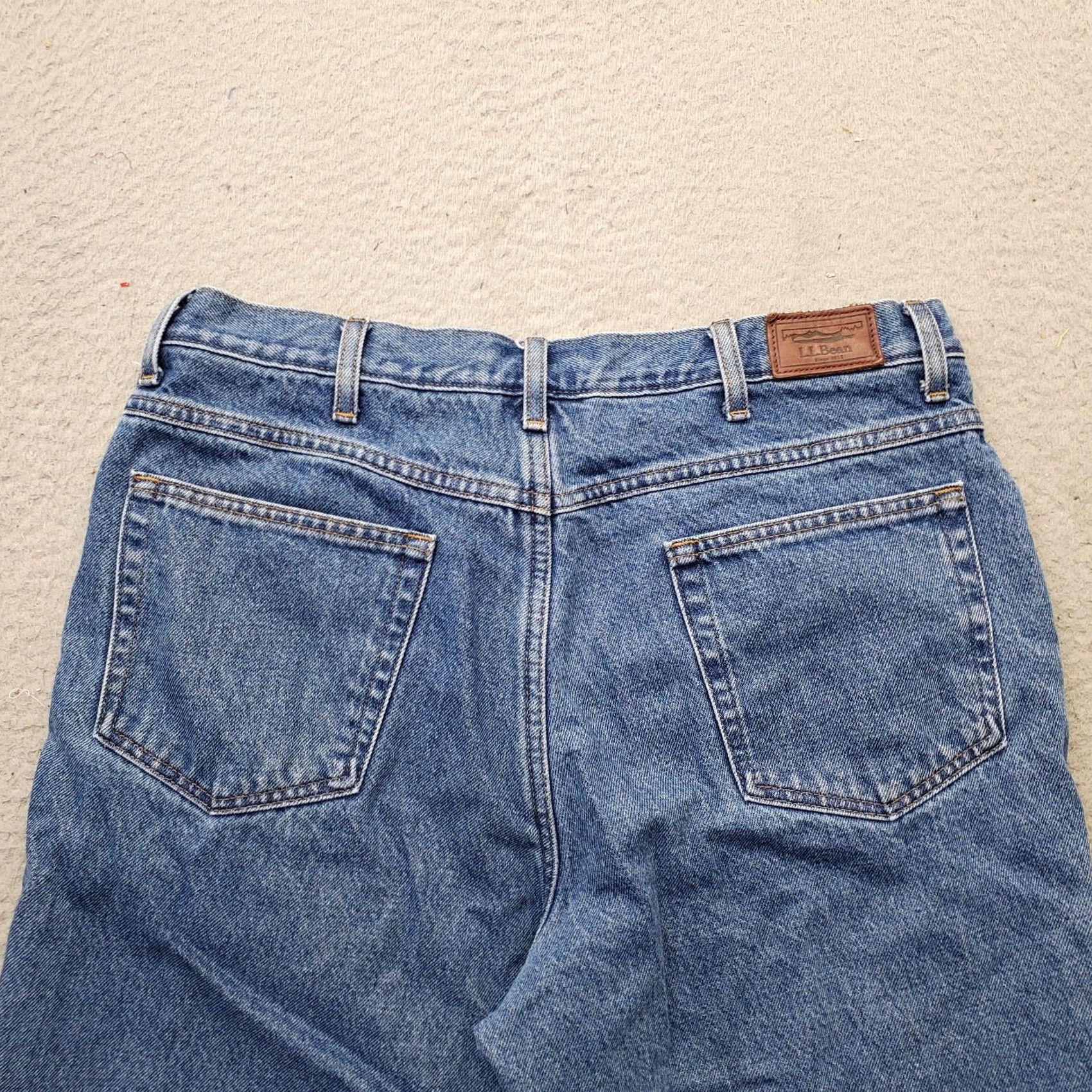 Vintage L.L. Bean Jeans Mens 36x30 Blue Flannel Lined Classic Fit Low Waist Straight Leg Jeans Mens Size 36 Blue 5-Pocket Design Straight - Pre-owned Mens Size US 36 / EU 52 - 8 Thumbnail