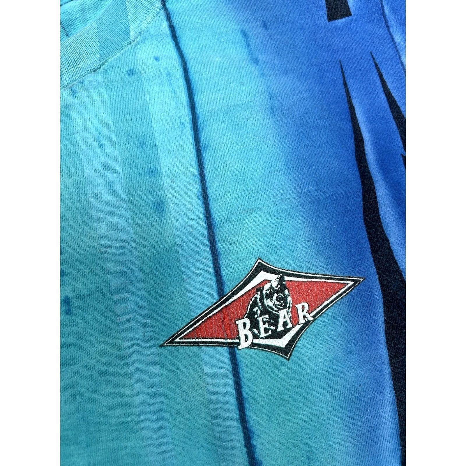Vintage VINTAGE Bear Surfboards Tie-Dye Blue Shirt XL/2XL 26.5x28.75 Inches Made In USA Size US XL / EU 56 / 4 - 4 Thumbnail