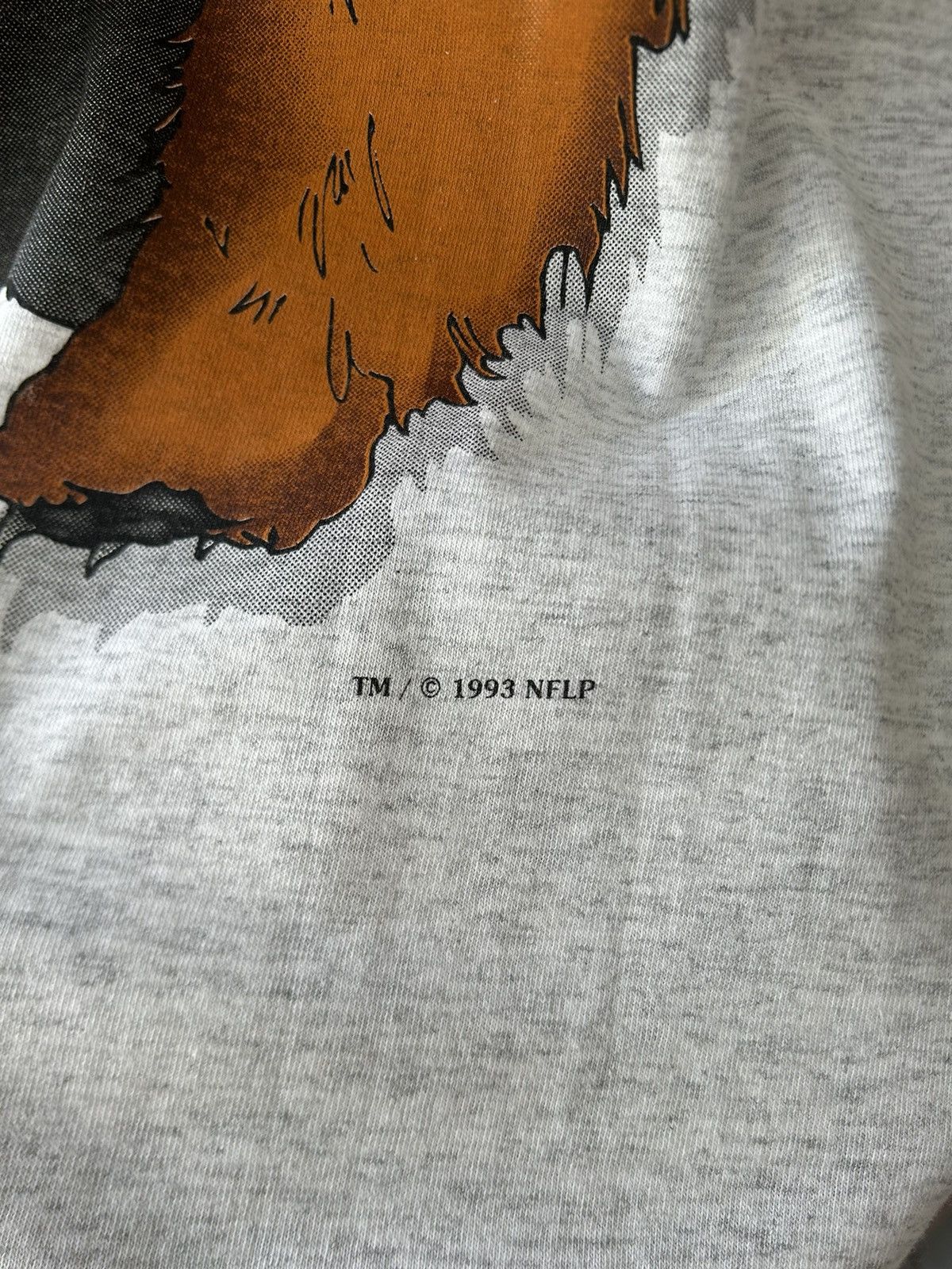 Vintage Vintage 1993 NFLP Chicago Bears Nutmeg Mirror Print Tee Size US L / EU 52-54 / 3 - 7 Thumbnail