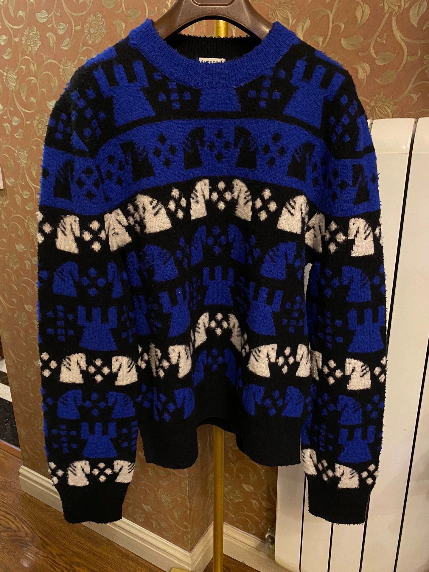 Burberry Burberry Men's 100% Wool Heavyweight Brushed Sweater Size US L / EU 52-54 / 3 - 1 Thumbnail