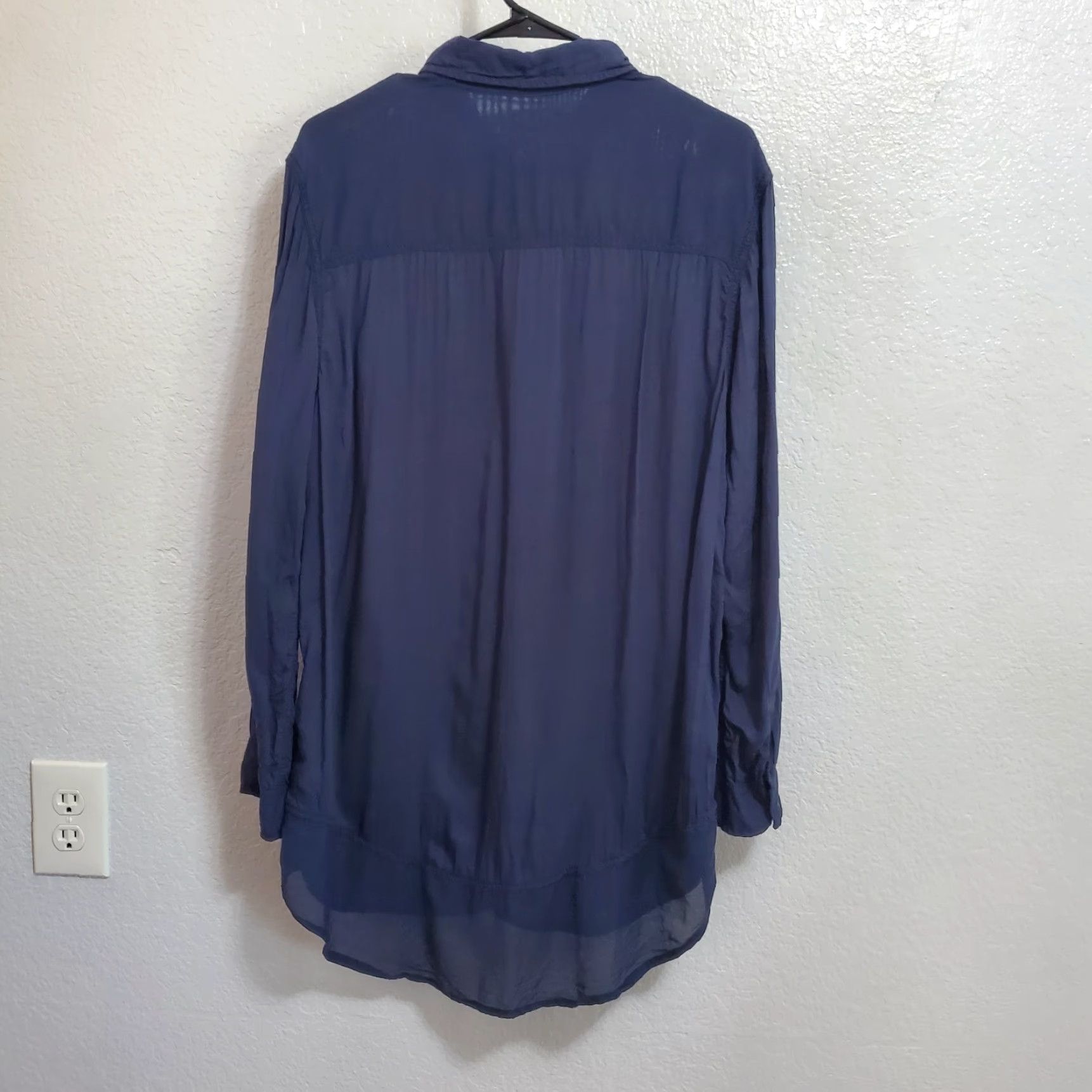 Anthropologie Holding Horses Blouse Shirt Women's M Blue Roll Tab Sleeve Sheer Hem Button Top Size M / US 6-8 / IT 42-44 - 2 Thumbnail