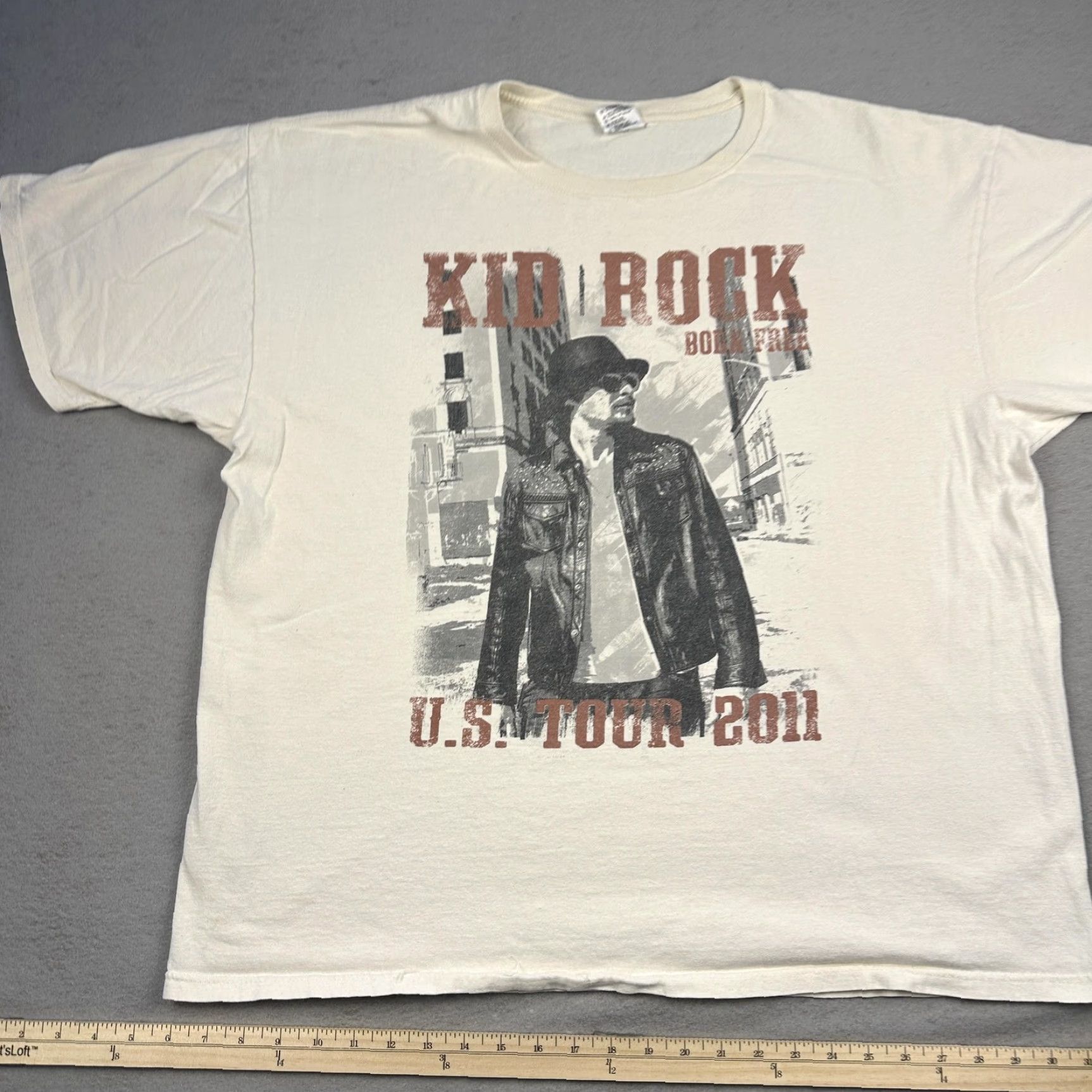 Anvil VINTAGE Kid Rock Shirt Mens 2XL White Born Free U.S. Tour 2011 Concert Graphic Tee Size US XXL / EU 58 / 5 - 2 Thumbnail