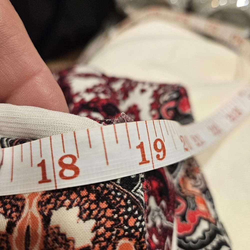 Designer New York & Co Floral PrintDress with Crisscross Detail Size S / US 4 / IT 40 - 6 Thumbnail