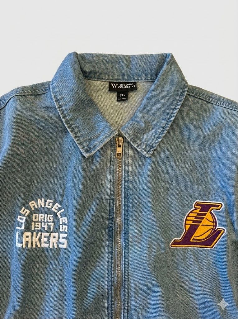 Other The Wild Collective LAKERS Full-Zip Denim Coaches Jacket Size US XXL / EU 58 / 5 - 2 Thumbnail