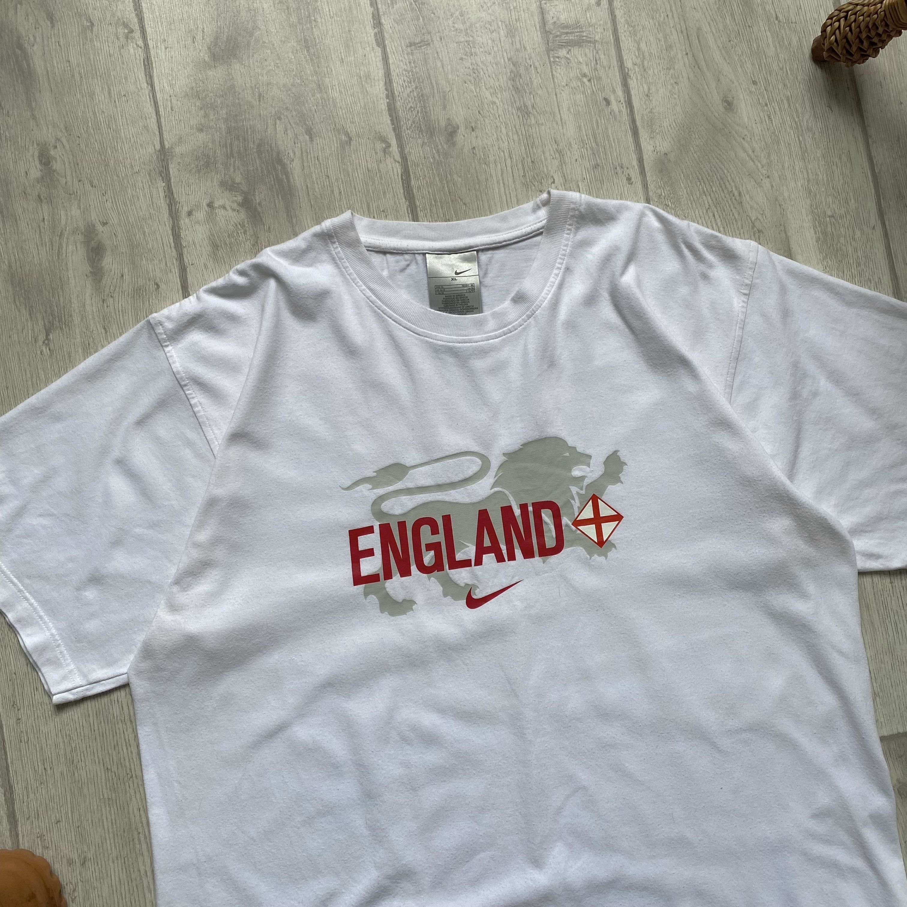 Nike 🦁 Vintage 90s NIKE England Lion Tee Soccer Rugby jersey Size US L / EU 52-54 / 3 - 3 Thumbnail