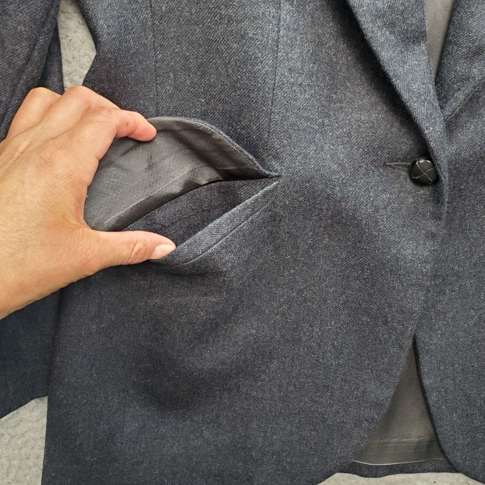 Vintage Emily Blazer Jacket Womens 4 Gray Lined Flap Pockets Notch Lapel Single-Breasted Jacket Size S / US 4 / IT 40 - 6 Thumbnail