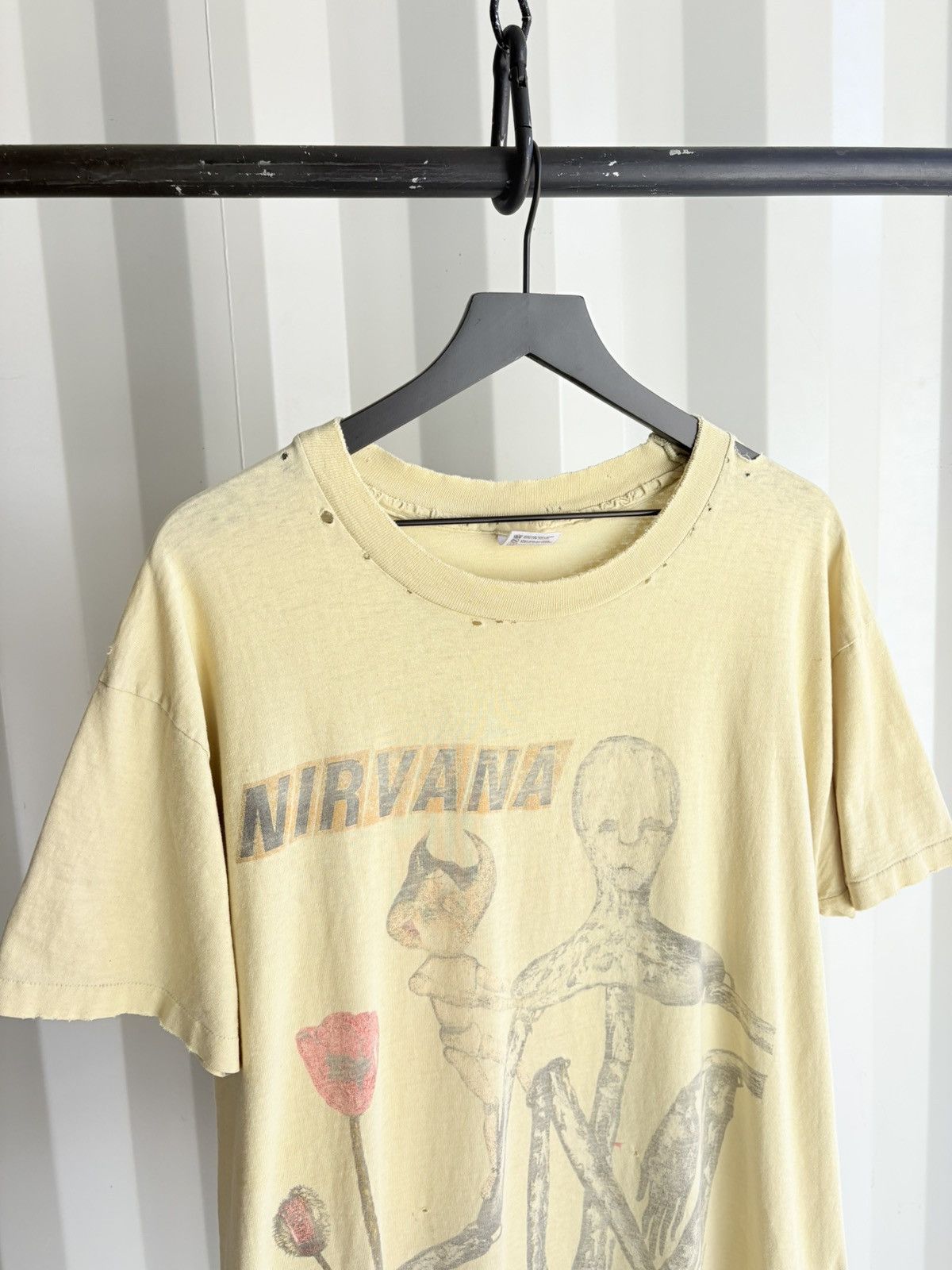 Band Tees Vintage Nirvana Incesticide Shirt Faded Distressed GRUNGE Size US XL / EU 56 / 4 - 2 Thumbnail