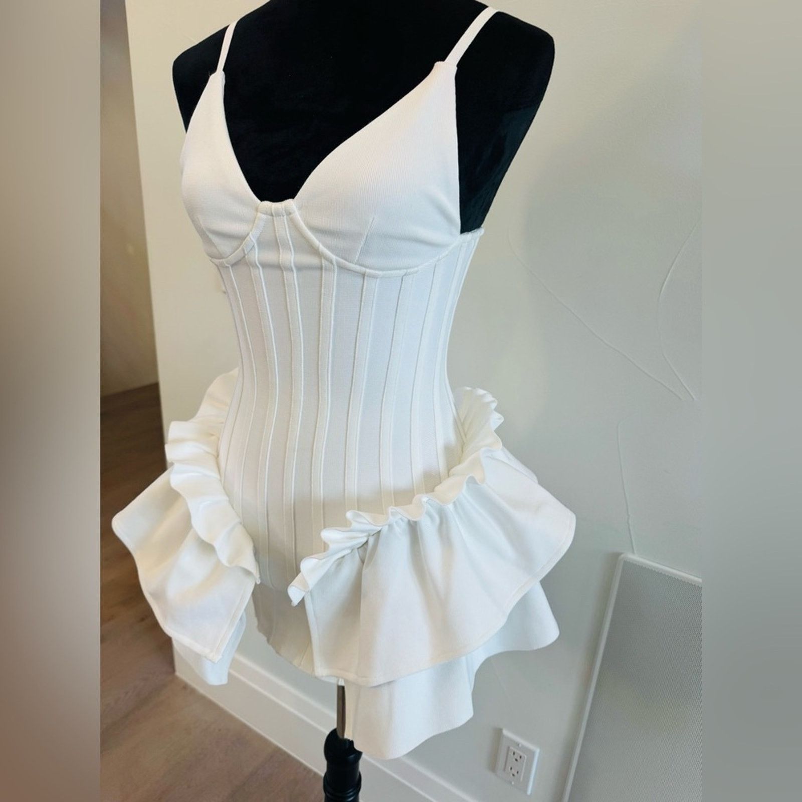 Other Luxe White Sleeveless Bodycon Dress size XS Size XS / US 0-2 / IT 36-38 - 6 Thumbnail