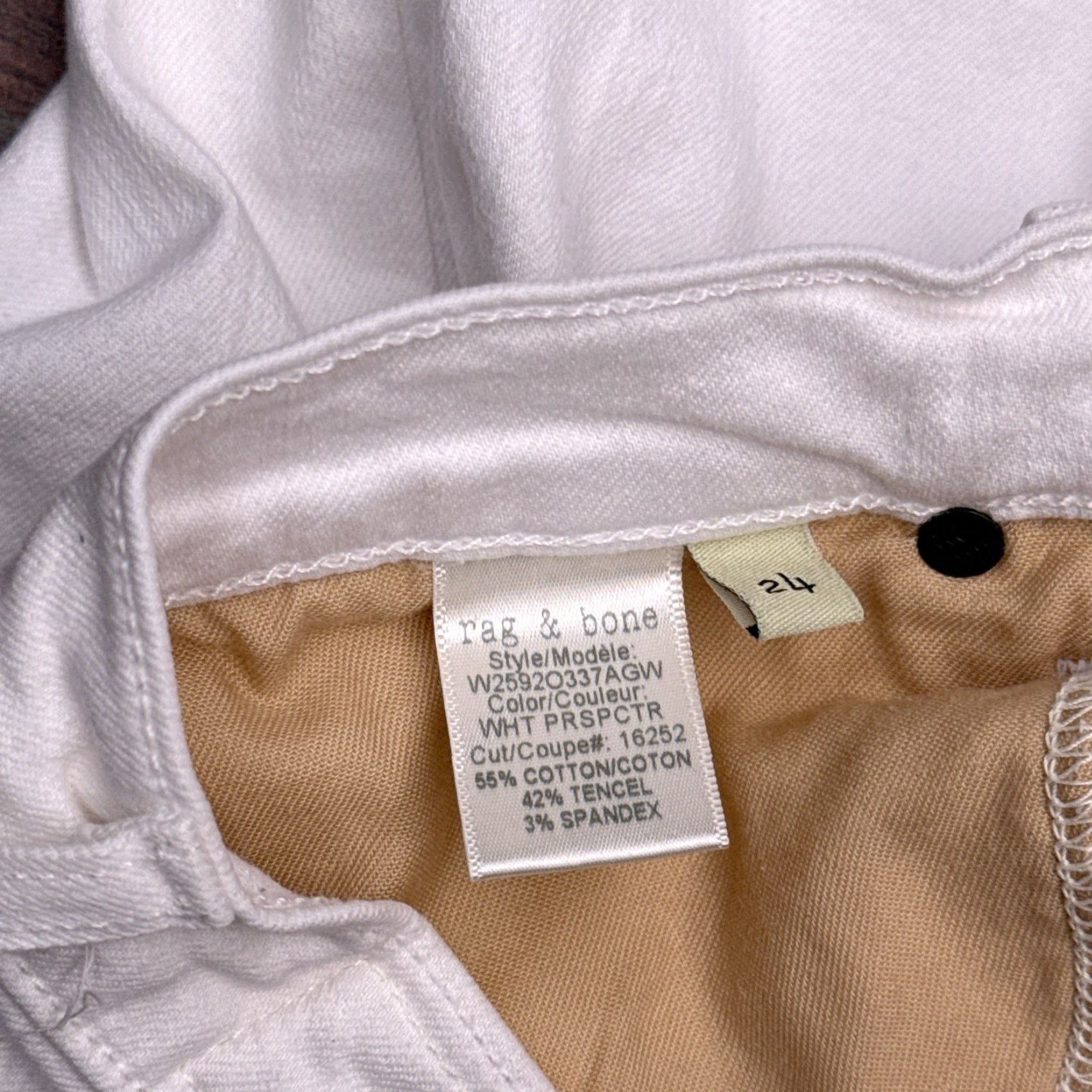 Rag & Bone Rag & Bone Capri Jeans Womens 24 White Distressed Stretch Slim 5-Pocket Denim City USA Zip Button Short Inseam 25.5 in Size 42" / US 20 - 6 Thumbnail