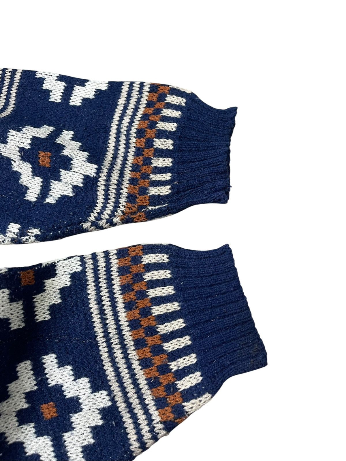 Valentino Vintage Valentino Knitwear Wool Aztec Sweater Size M / US 6-8 / IT 42-44 - 11 Thumbnail
