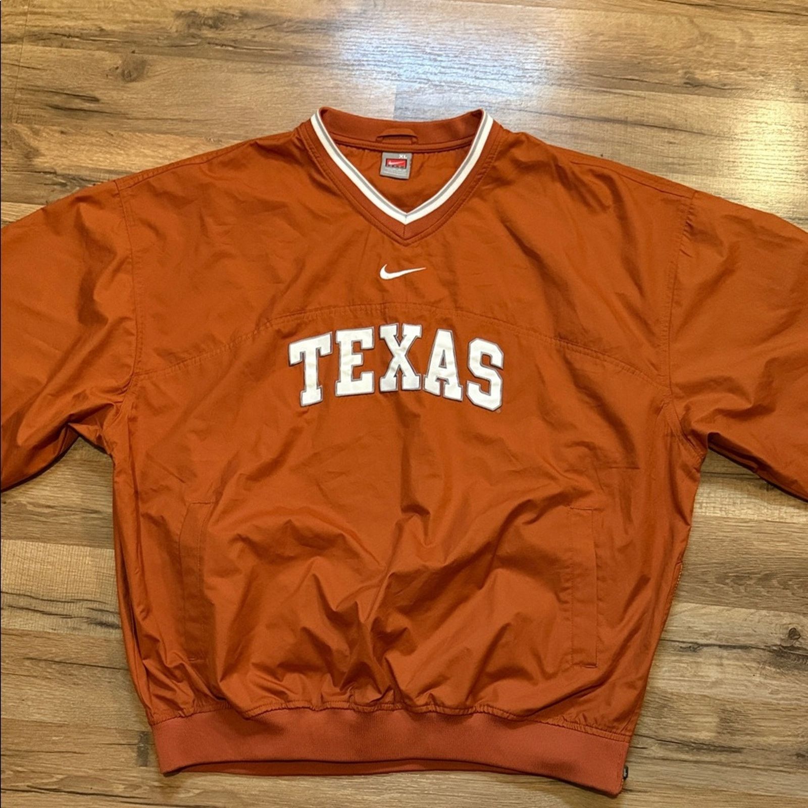 Nike Y2K Nike Team Texas Center Swoosh Windbreaker Crewneck Size US L / EU 52-54 / 3 - 3 Thumbnail